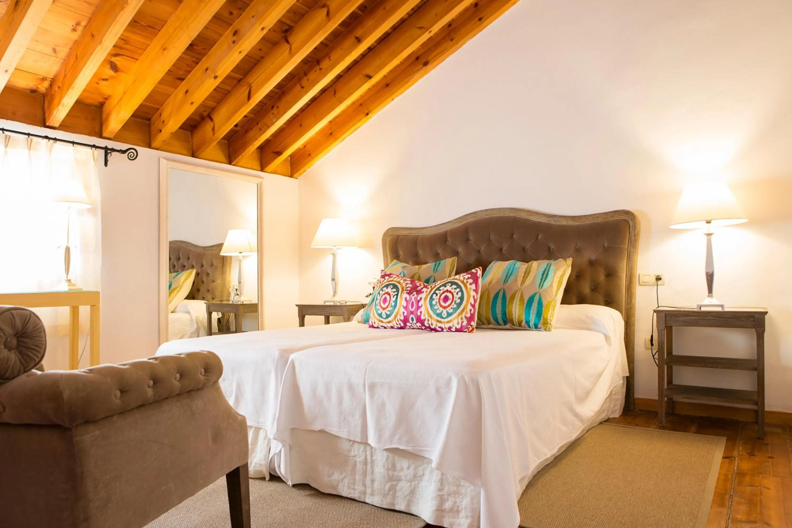 Bedroom, Bed in Hotel Cortijo del Arte - Caminito del Rey