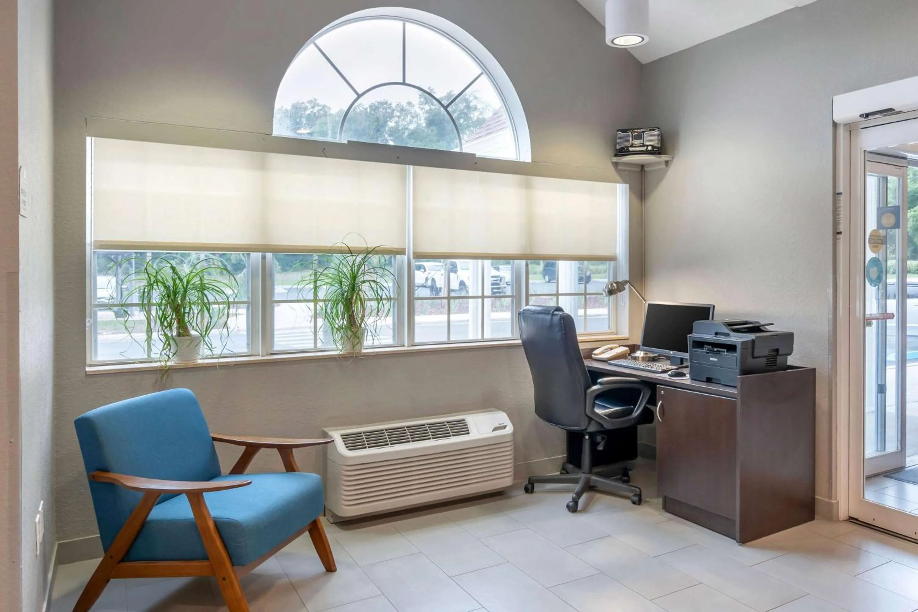 Business facilities in Microtel Inn & Suites by Wyndham Brooksville