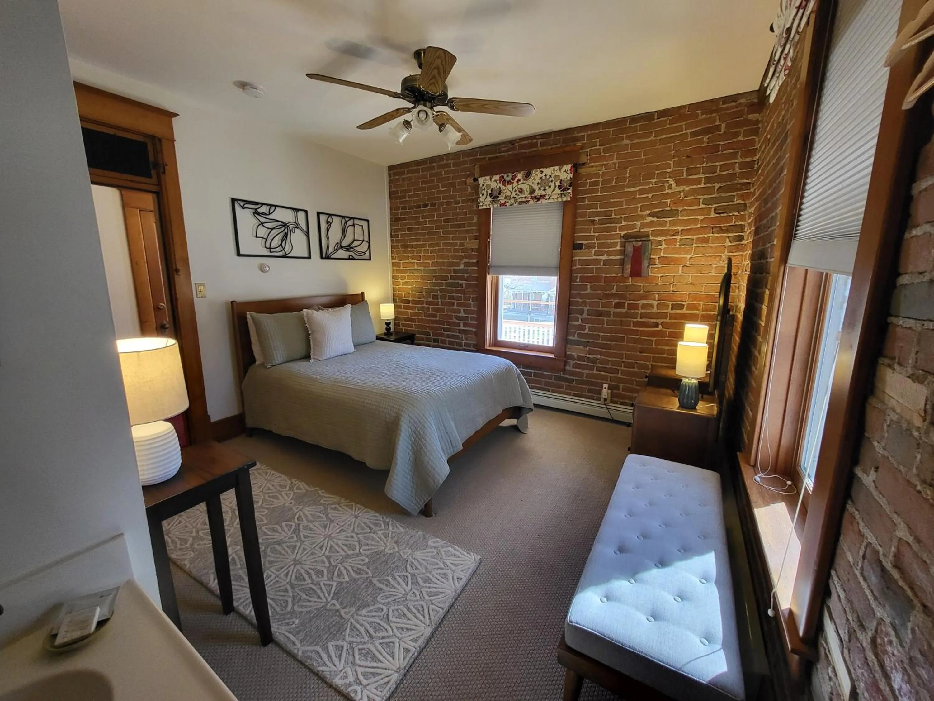 Double Room in Bross Hotel B & B