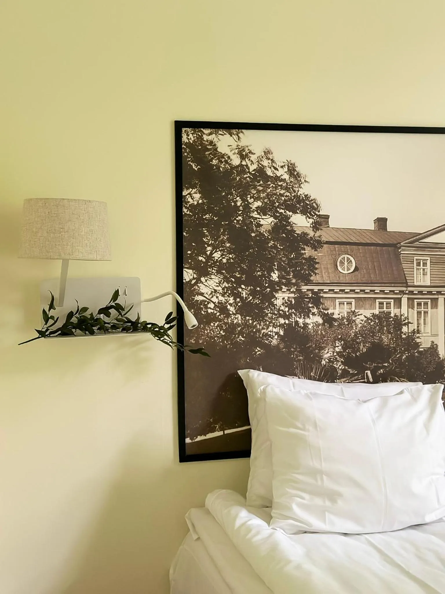 Bedroom, Bed in Mustion Linna / Svartå Manor