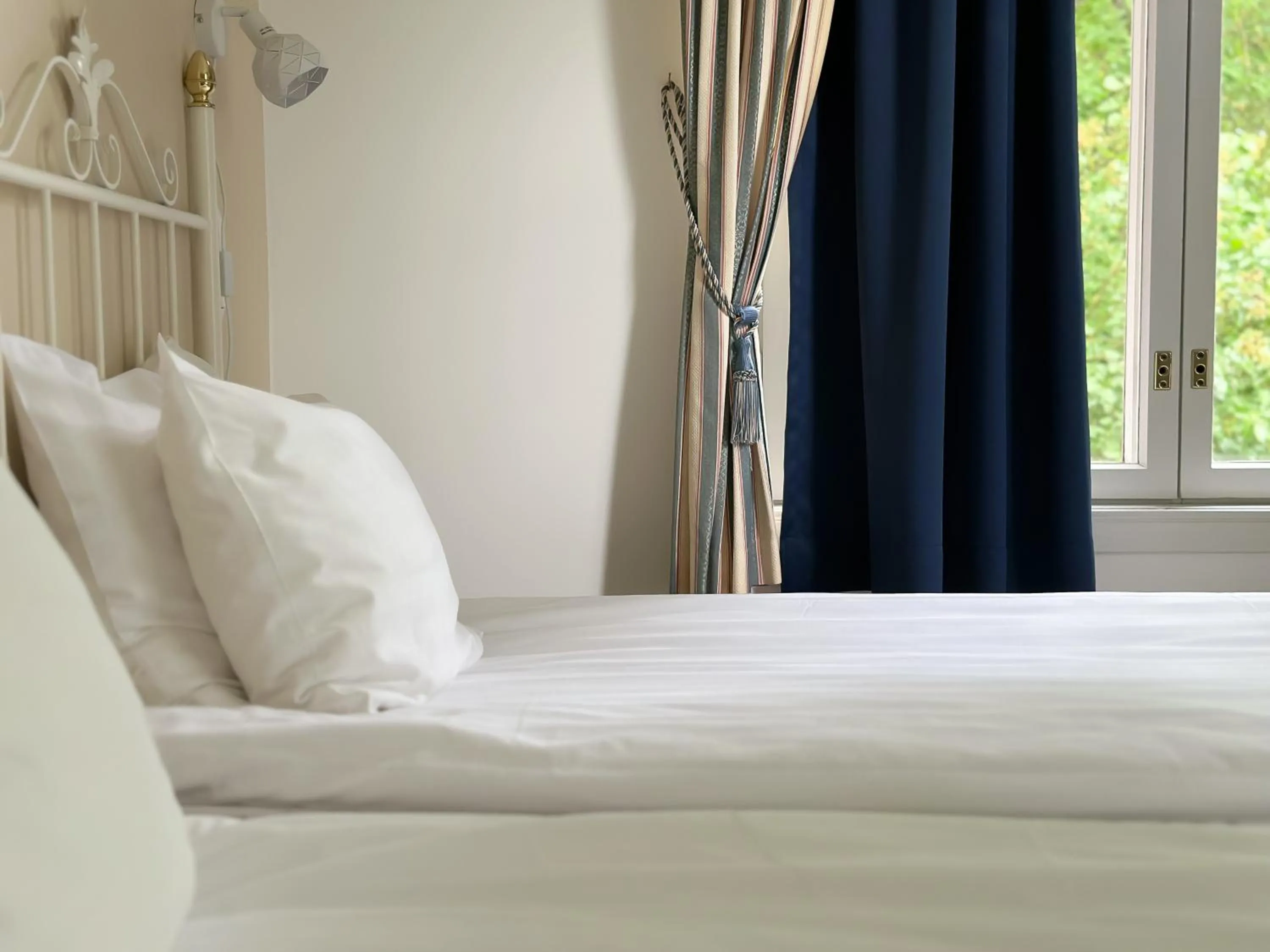 Bed in Mustion Linna / Svartå Manor