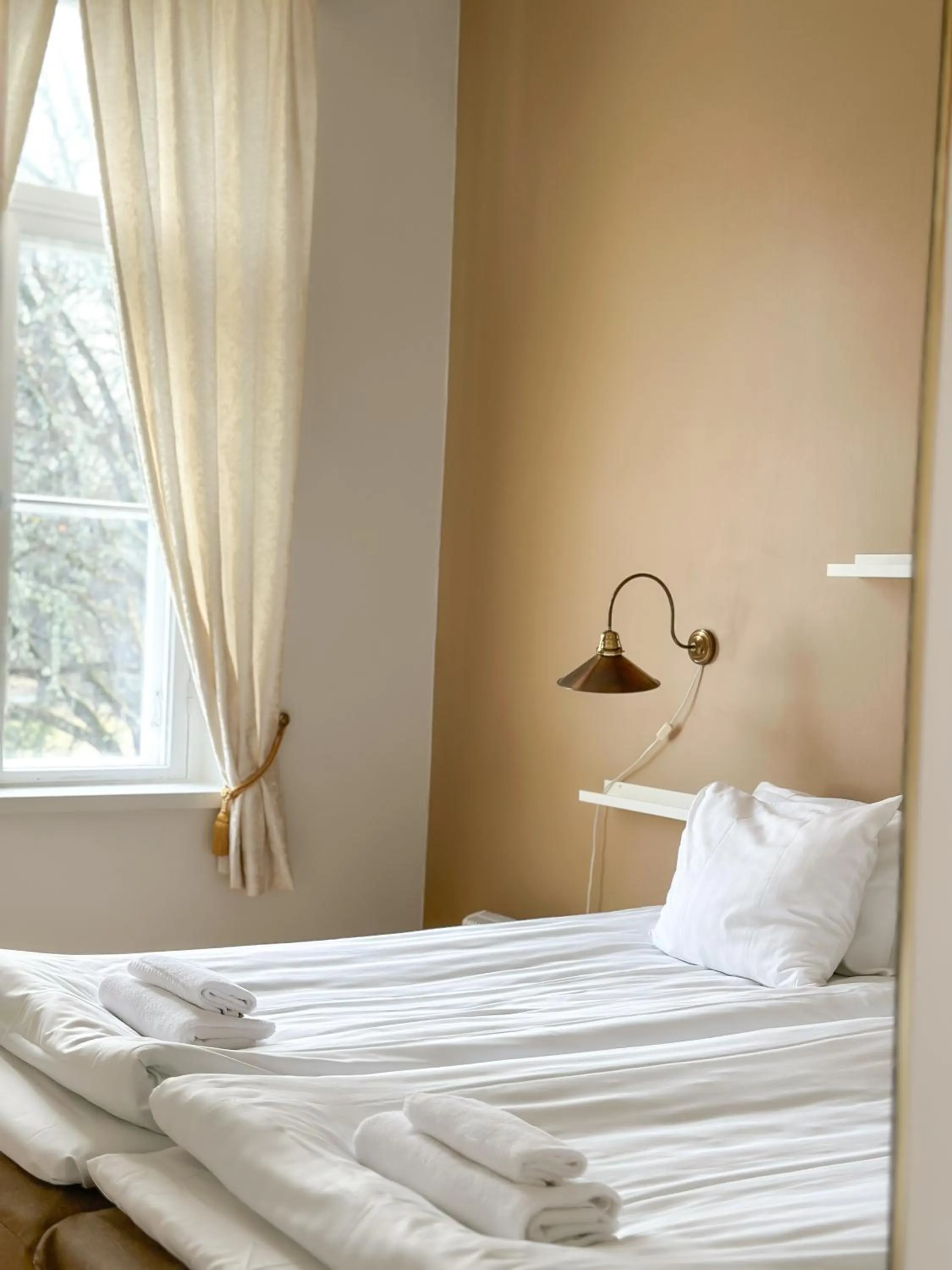 Bedroom, Bed in Mustion Linna / Svartå Manor