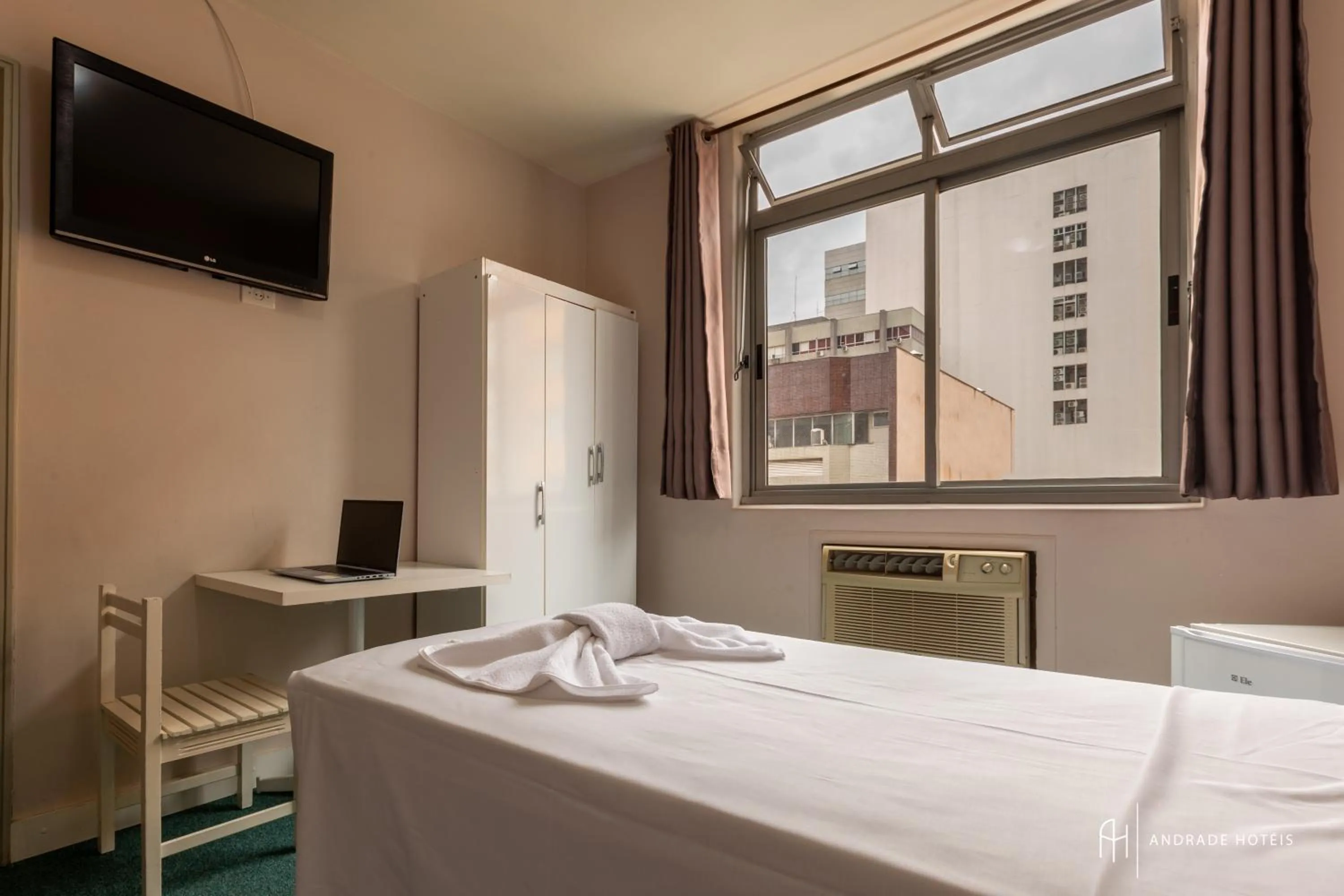 TV and multimedia, Bed in Rede Andrade San Martin