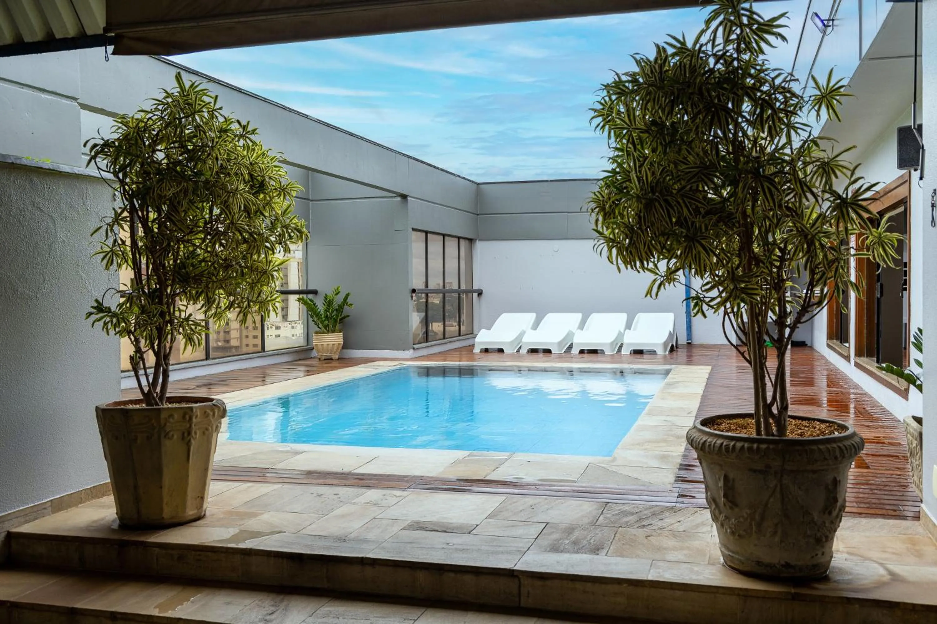 Swimming pool in Park Tower Campinas Residence by Nacional Inn