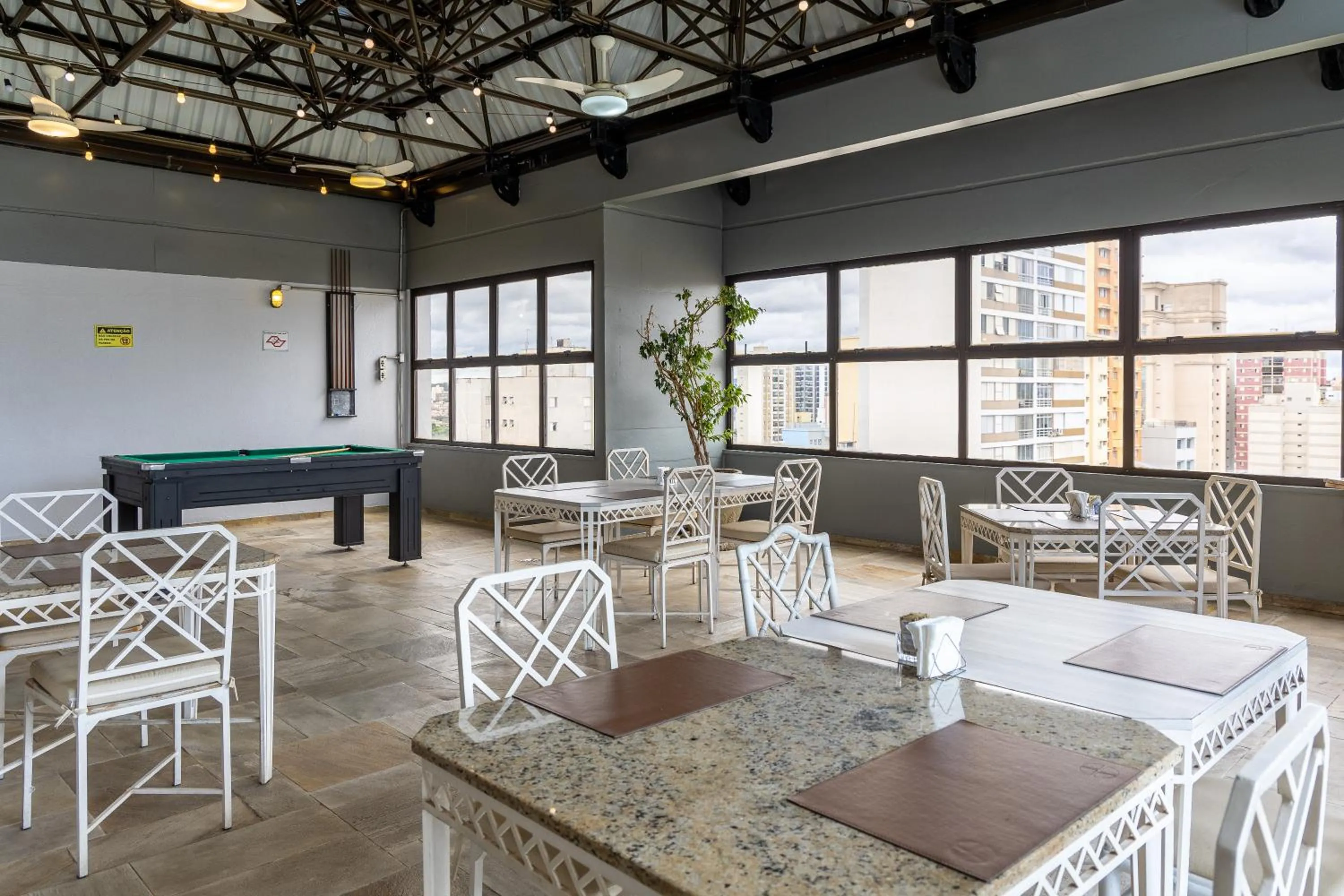 Balcony/Terrace in Park Tower Campinas Residence by Nacional Inn