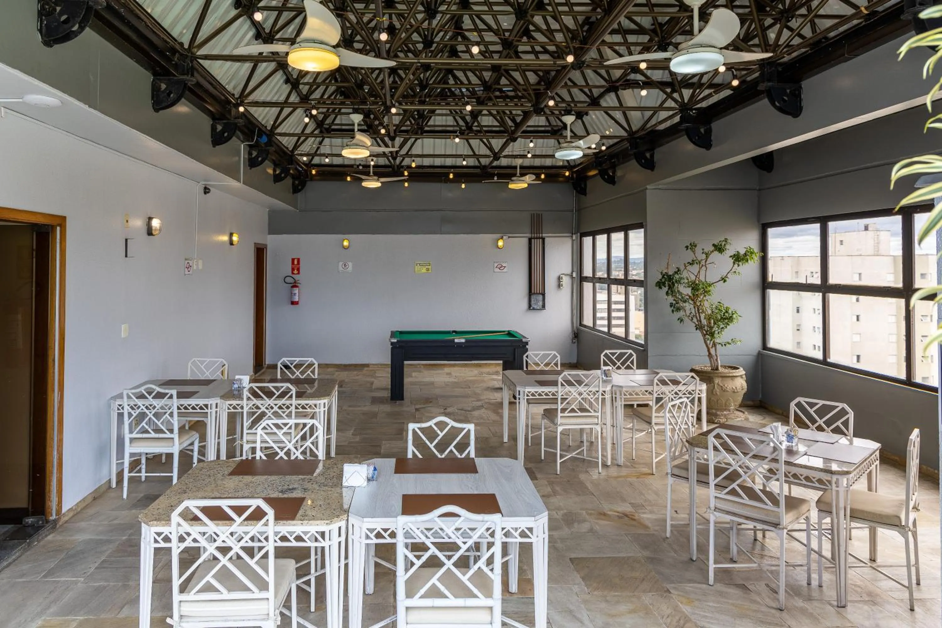 Balcony/Terrace in Park Tower Campinas Residence by Nacional Inn