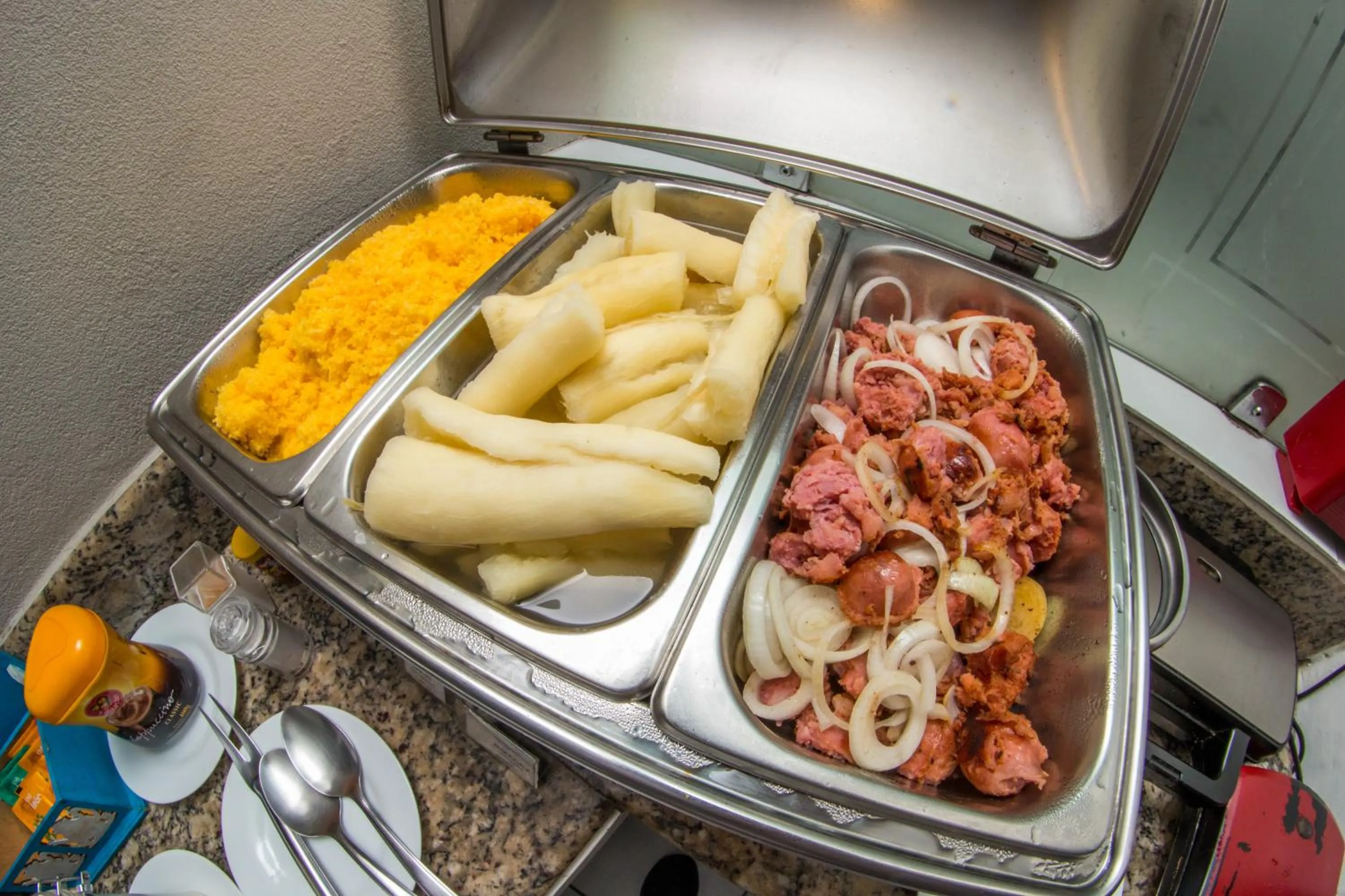 Buffet breakfast in Hotel Pousada Da Sereia