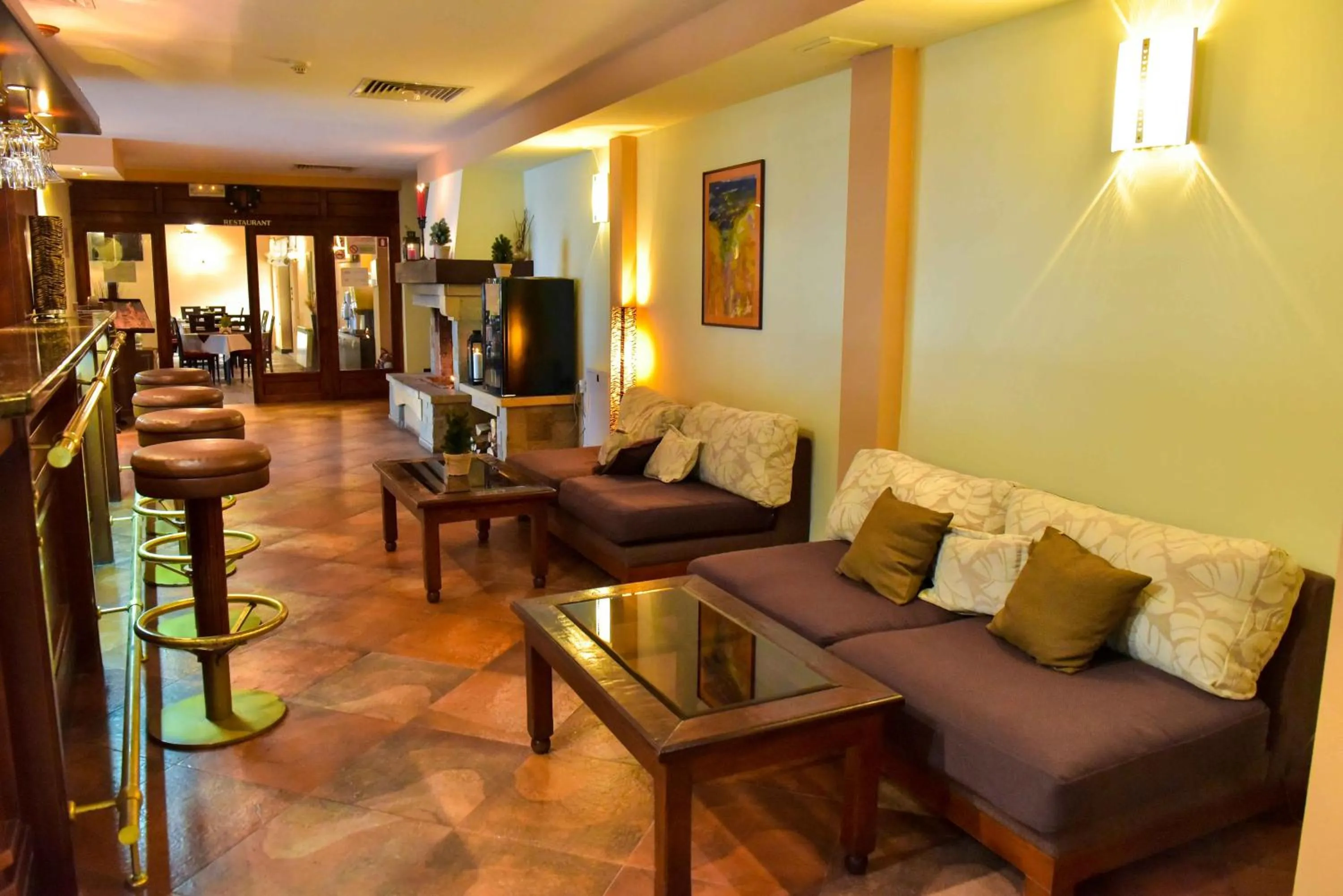 Lobby or reception in Hotel Bojur & Bojurland Apartment Complex