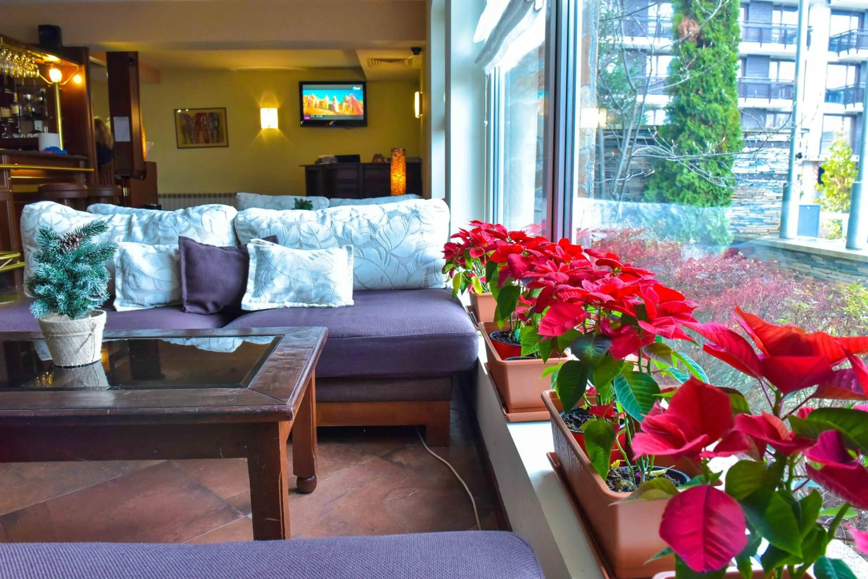 Lobby or reception in Hotel Bojur & Bojurland Apartment Complex