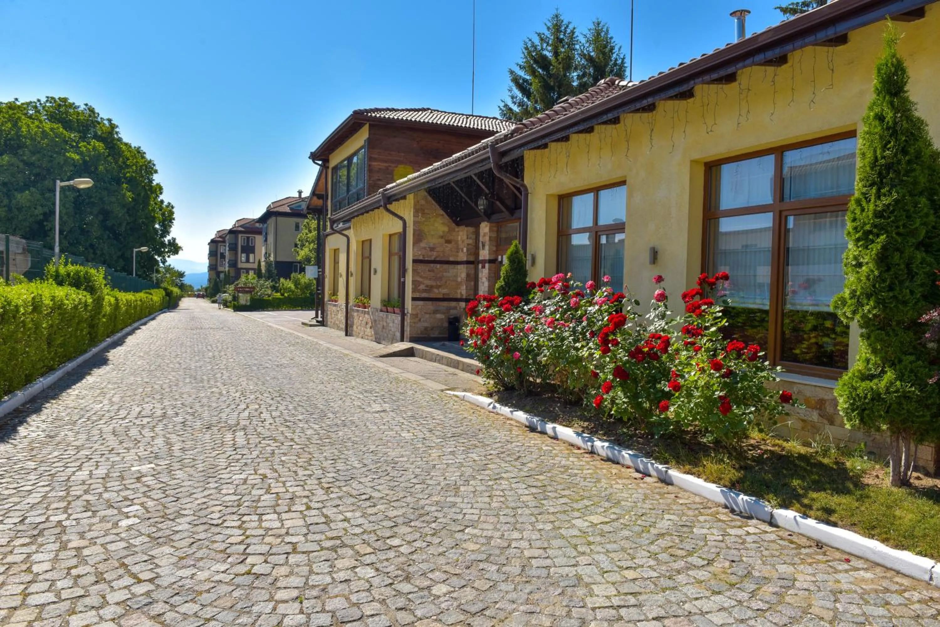 Patio in Hotel Bojur & Bojurland Apartment Complex