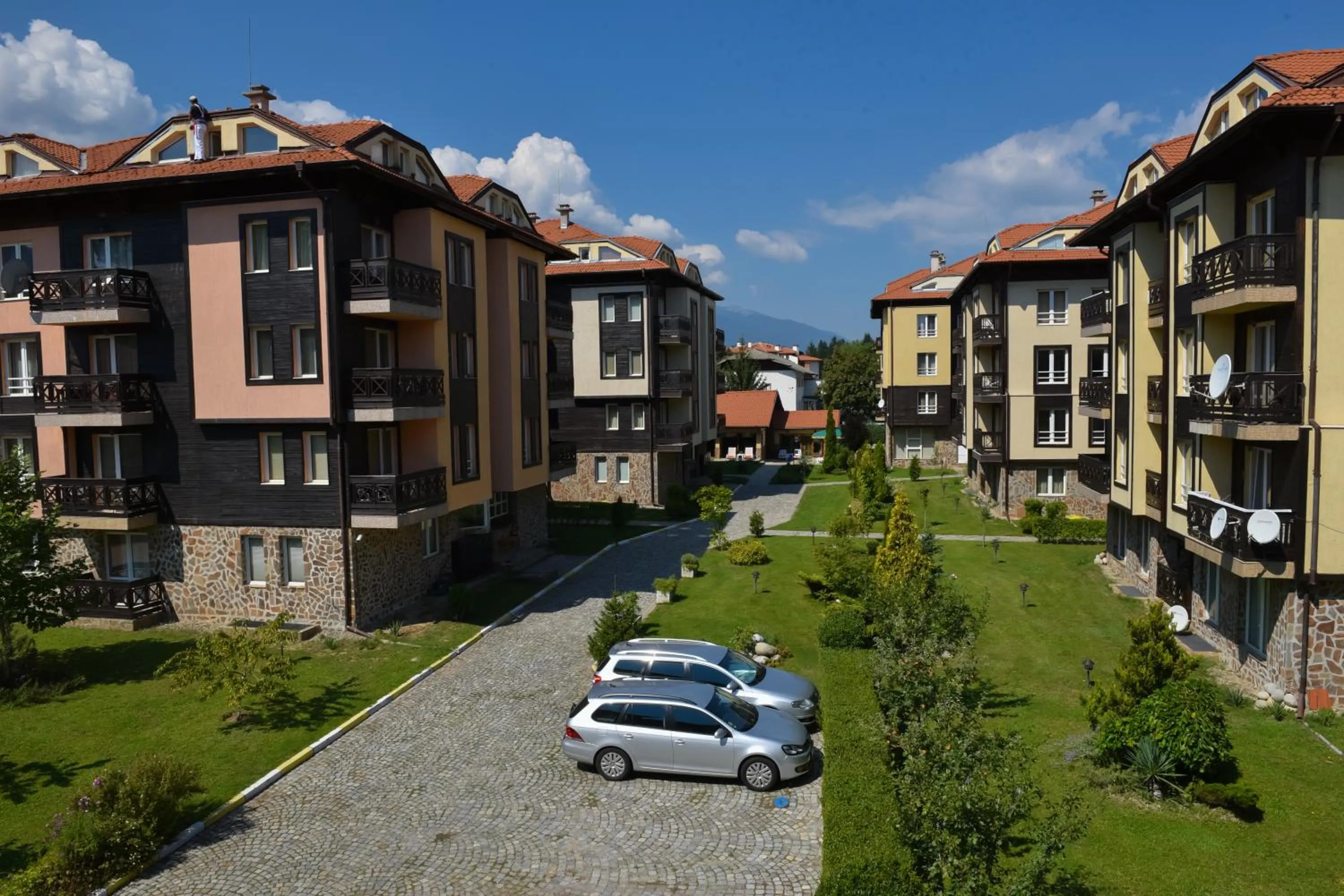 Garden view in Hotel Bojur & Bojurland Apartment Complex