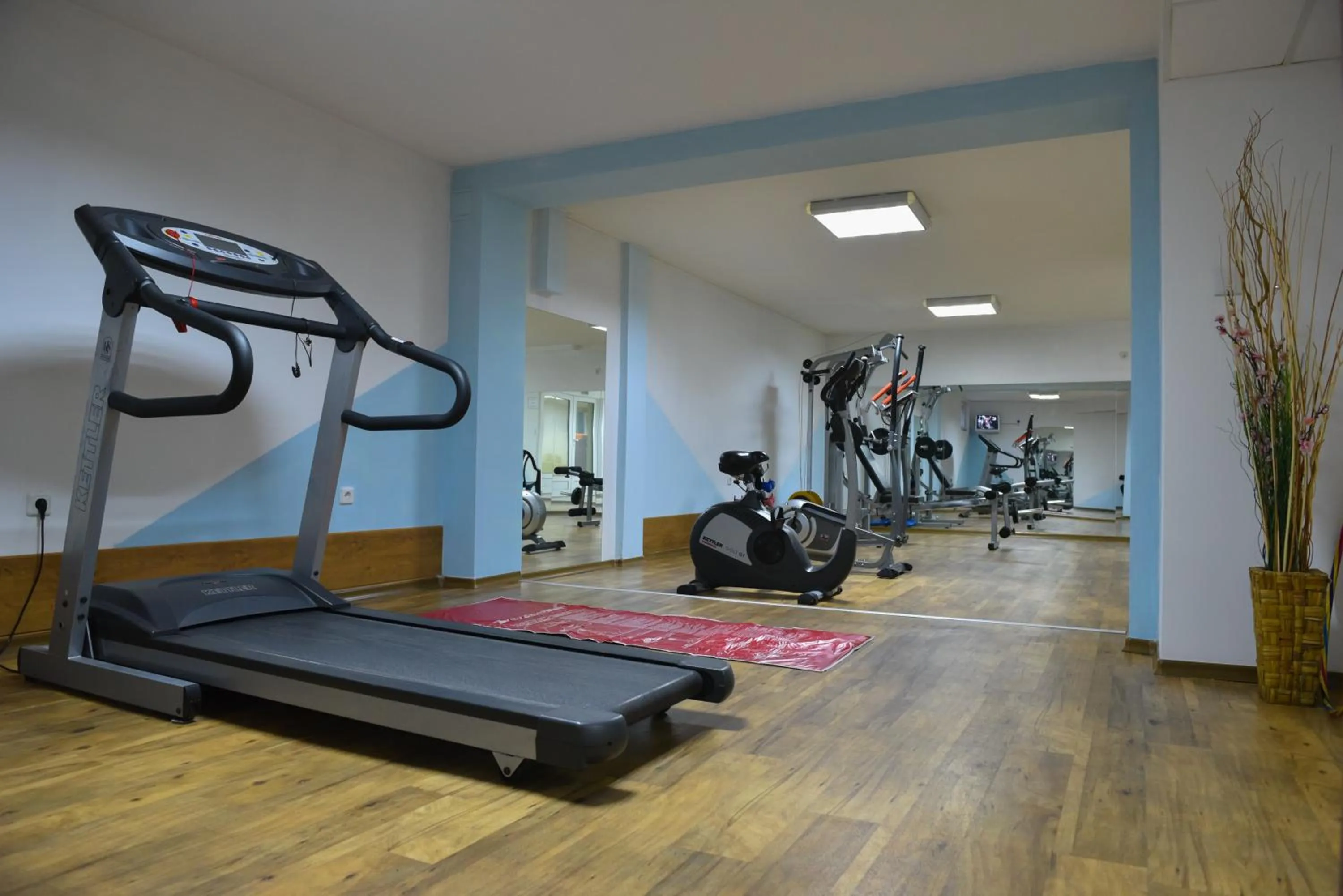 Fitness centre/facilities in Hotel Bojur & Bojurland Apartment Complex