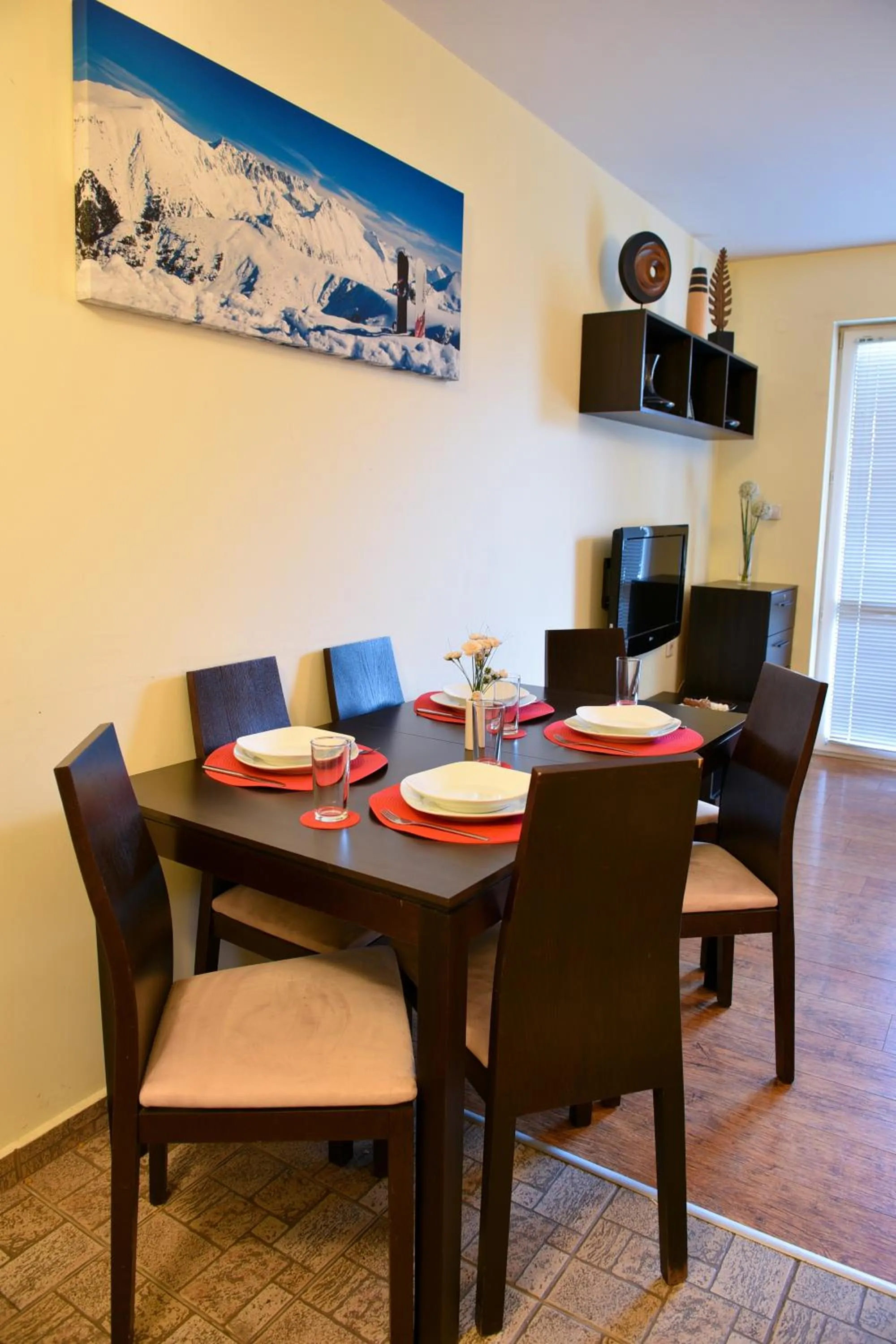 Dining area in Hotel Bojur & Bojurland Apartment Complex