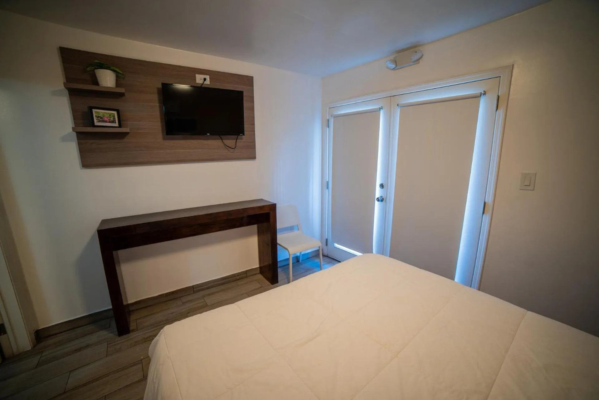 Bed in California Comfort & Suites