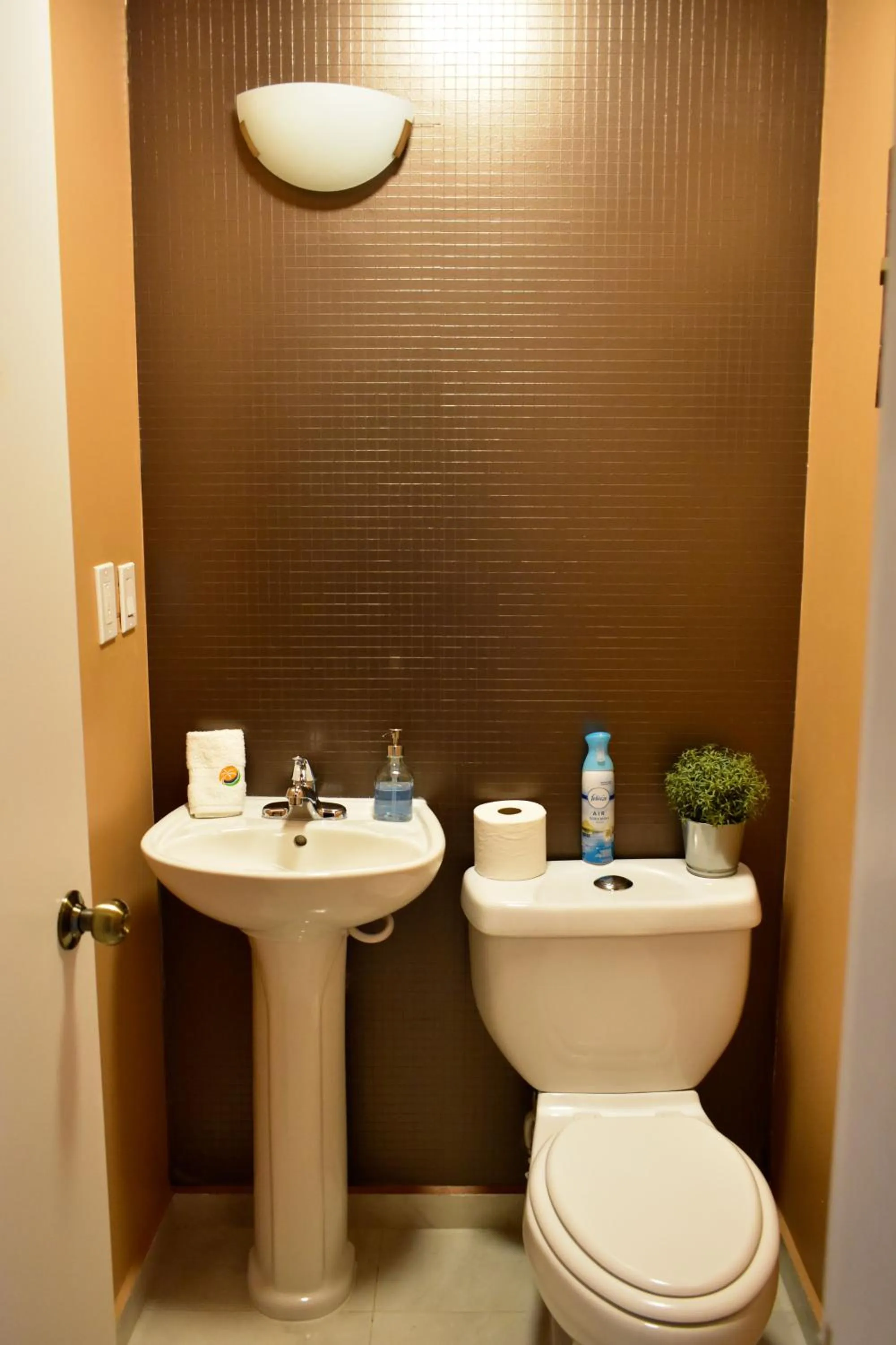 California Comfort & Suites