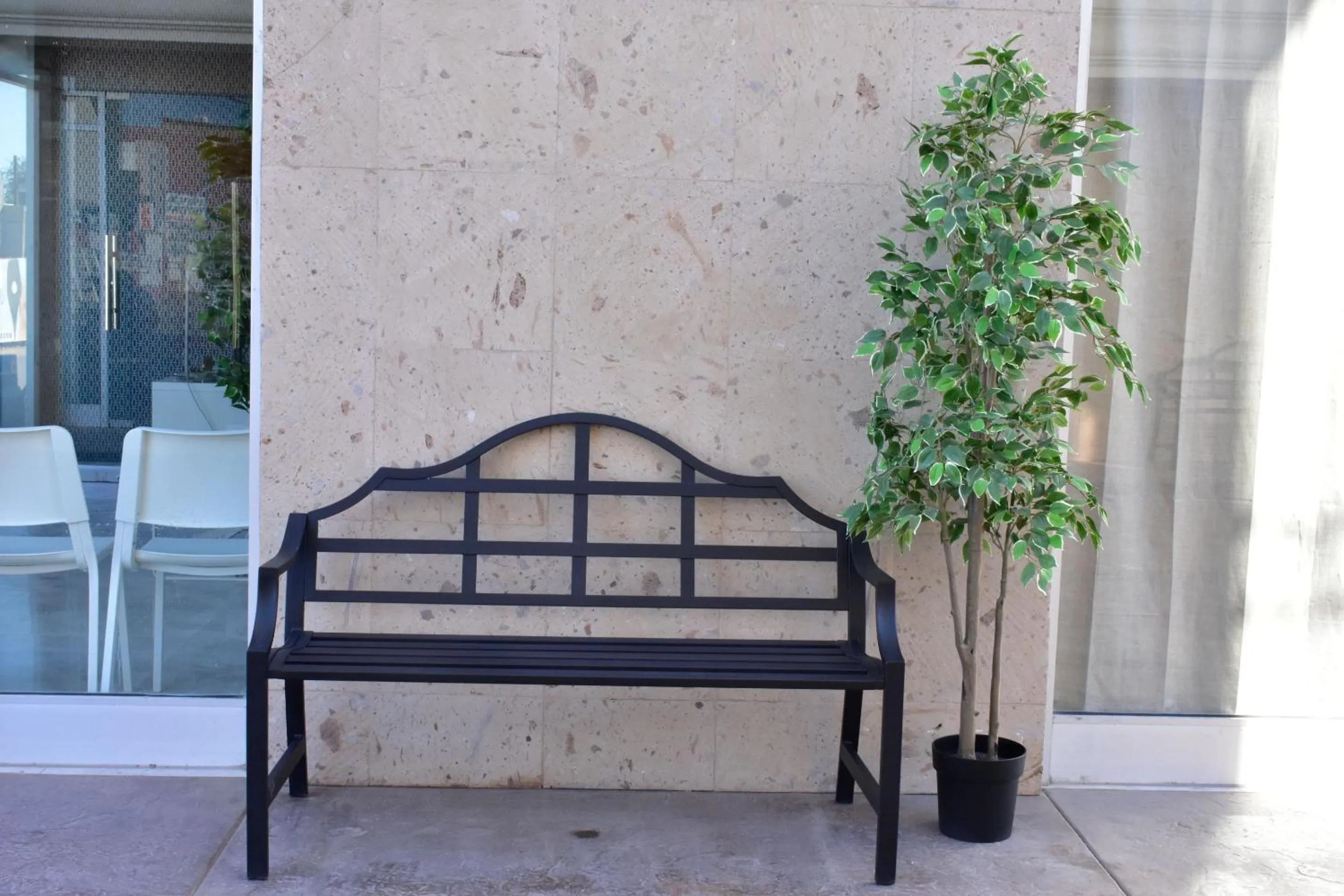 California Comfort & Suites