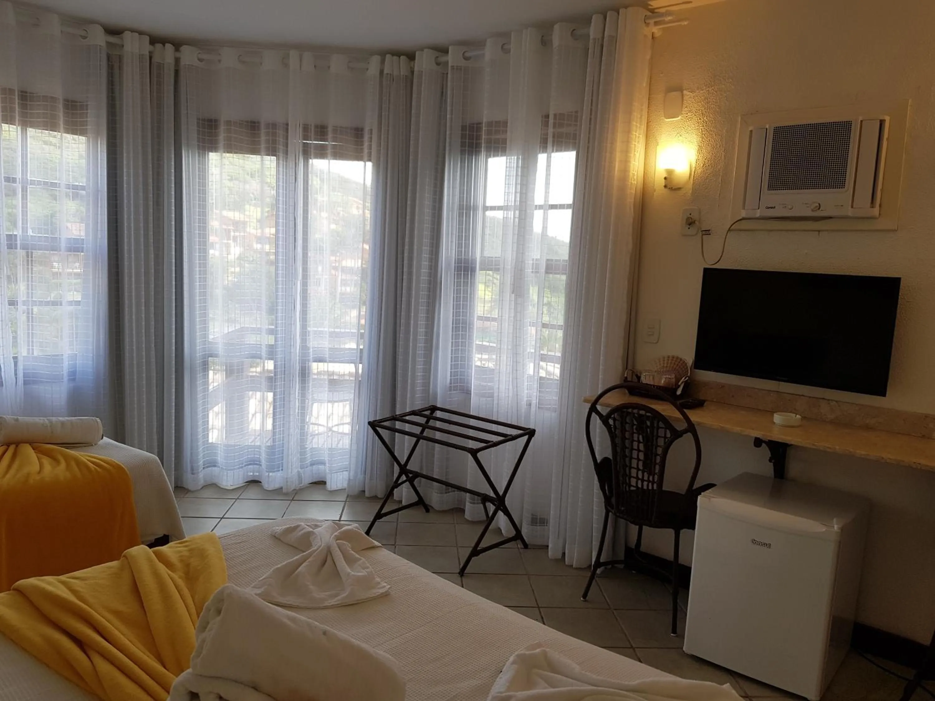 Bed in Coronado Inn Hotel