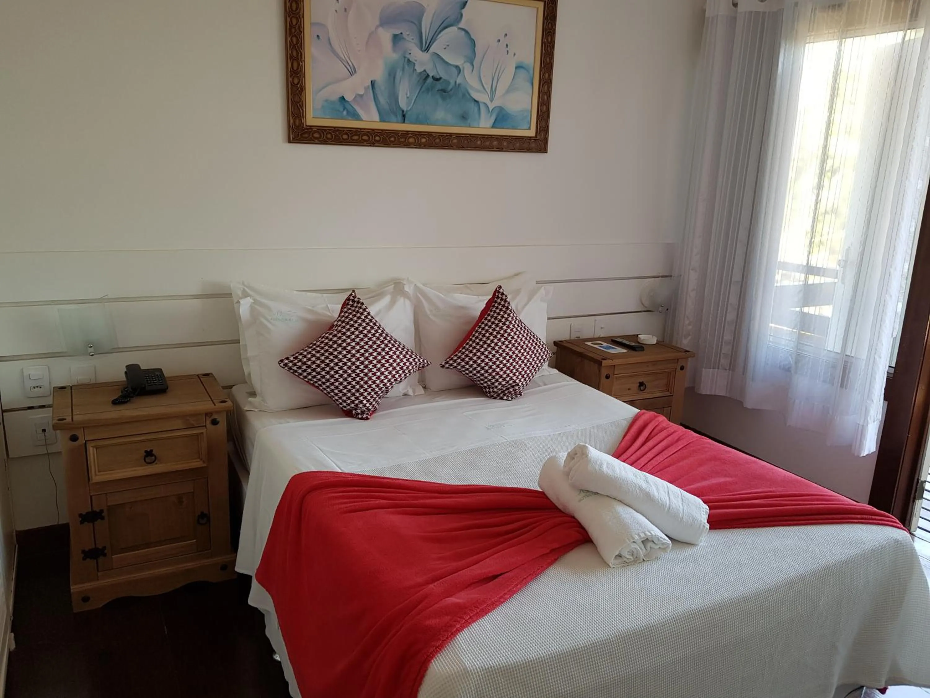 Bed in Coronado Inn Hotel