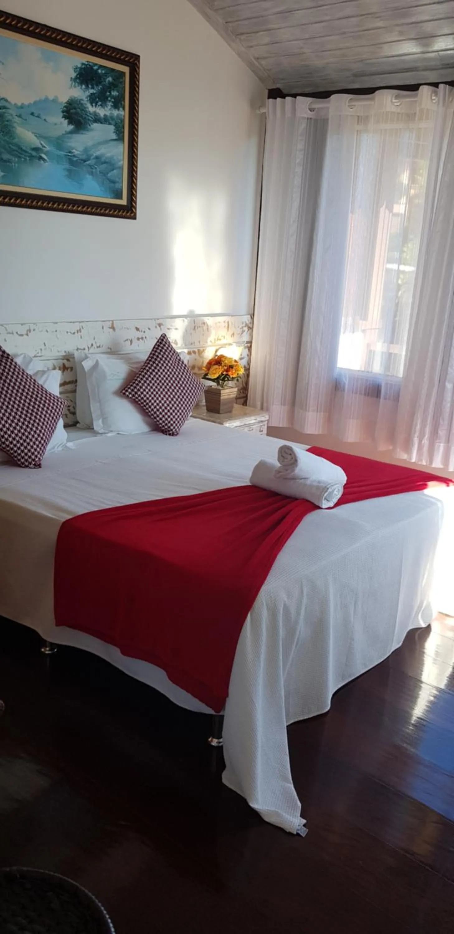 Bed in Coronado Inn Hotel