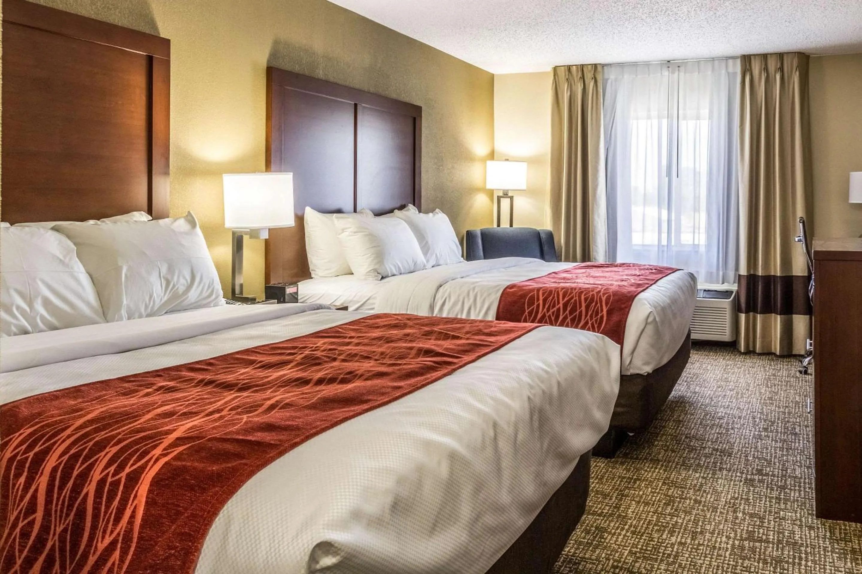 Photo of the whole room, Bed in Comfort Inn Norwalk - Sandusky