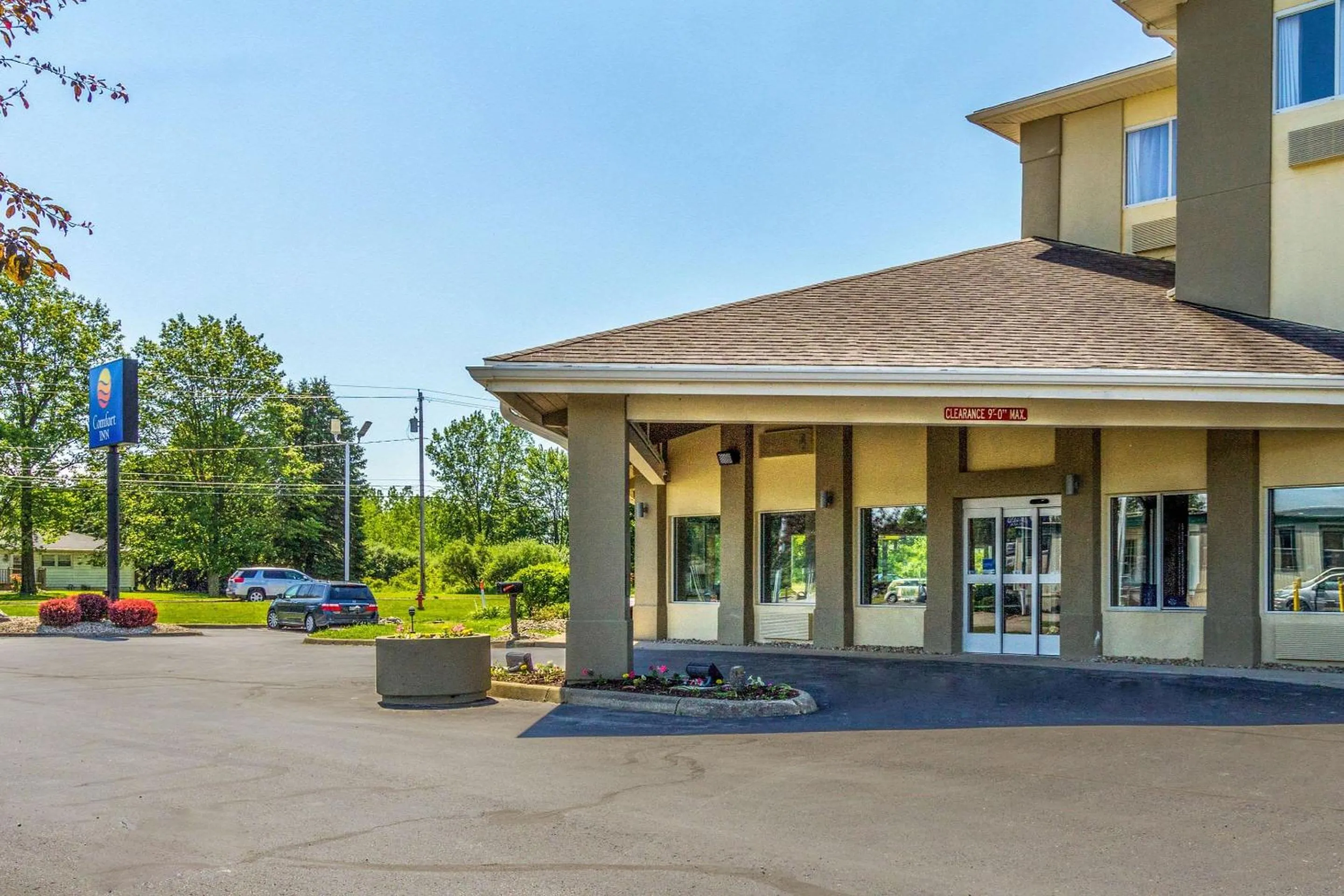 Property building in Comfort Inn Norwalk - Sandusky