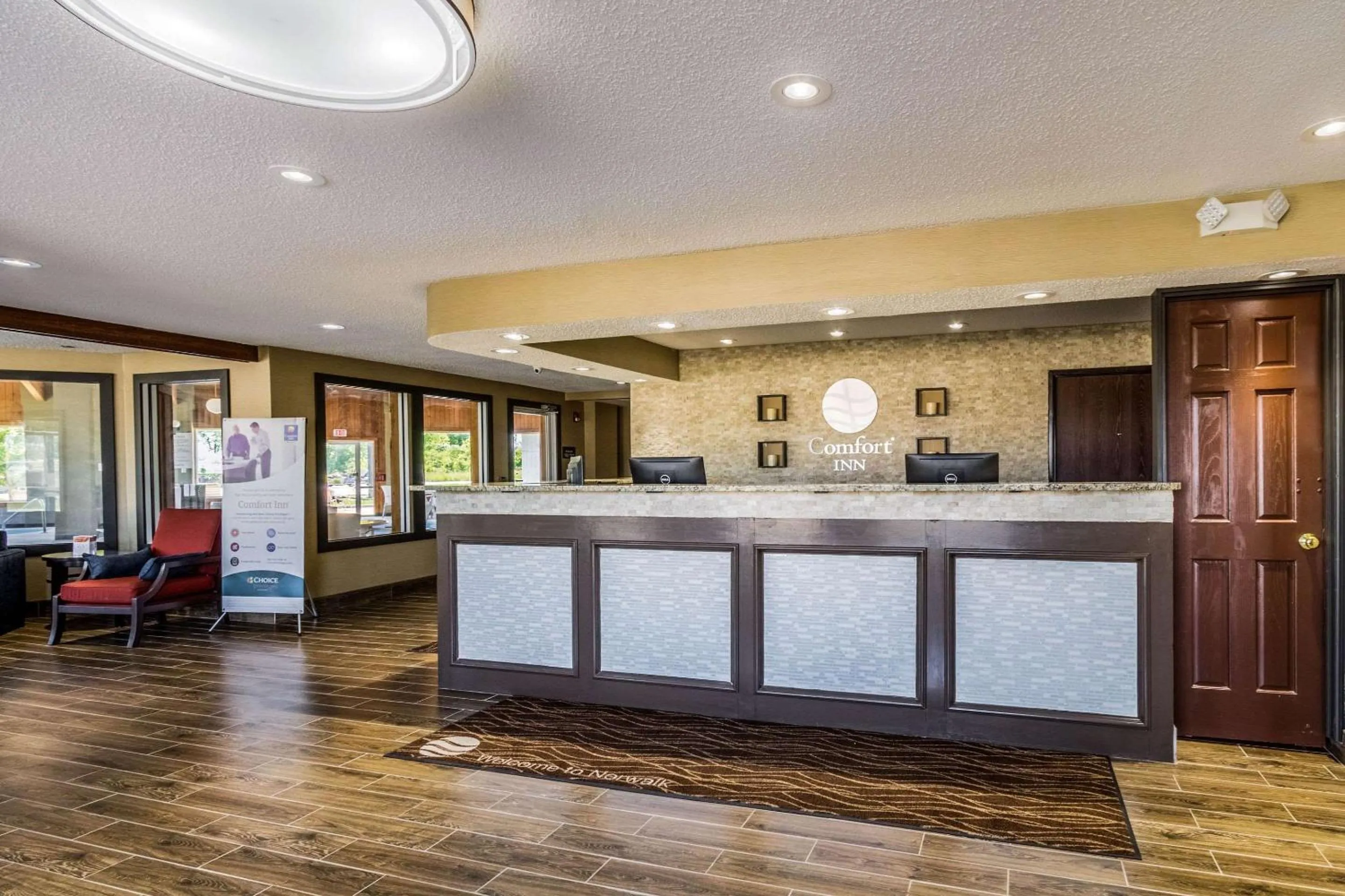 Lobby or reception in Comfort Inn Norwalk - Sandusky