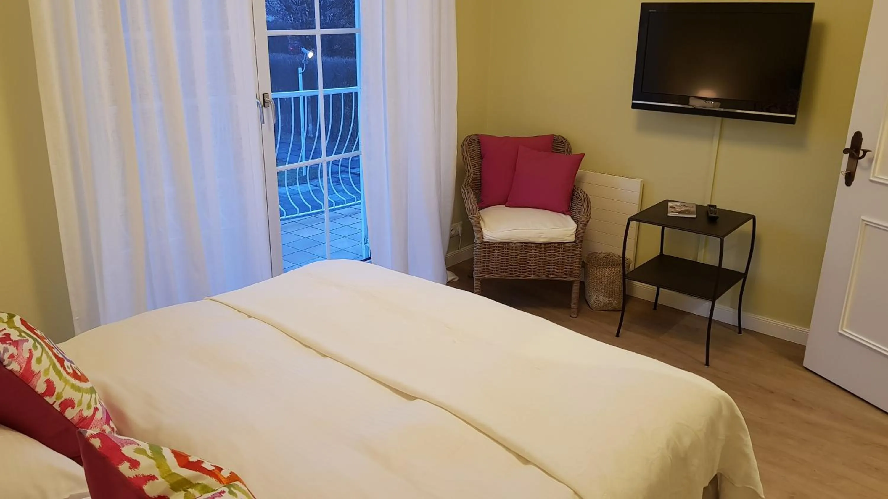 Photo of the whole room, Bed in The Little Guesthouse