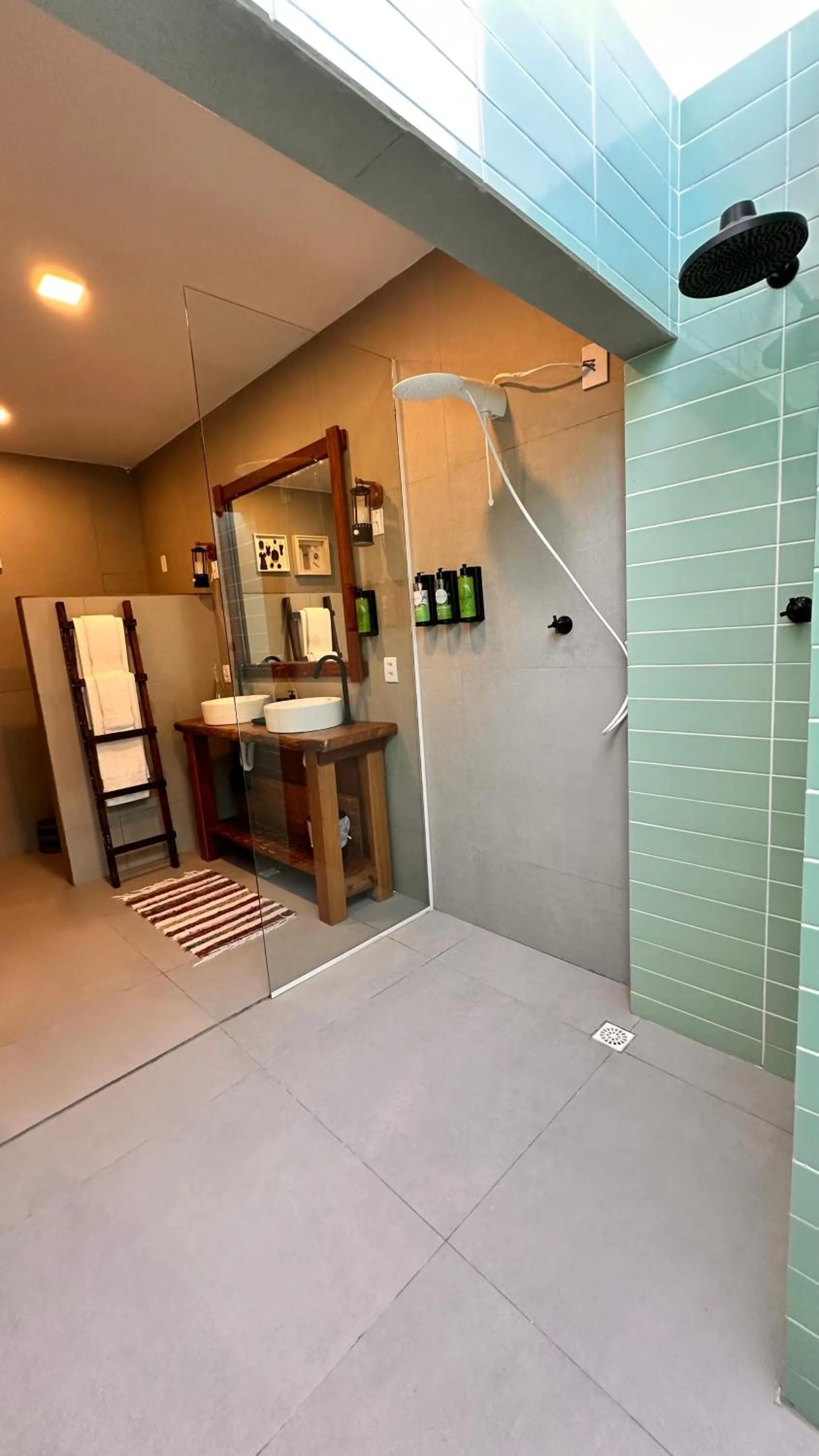 Shower in Pousada Oásis