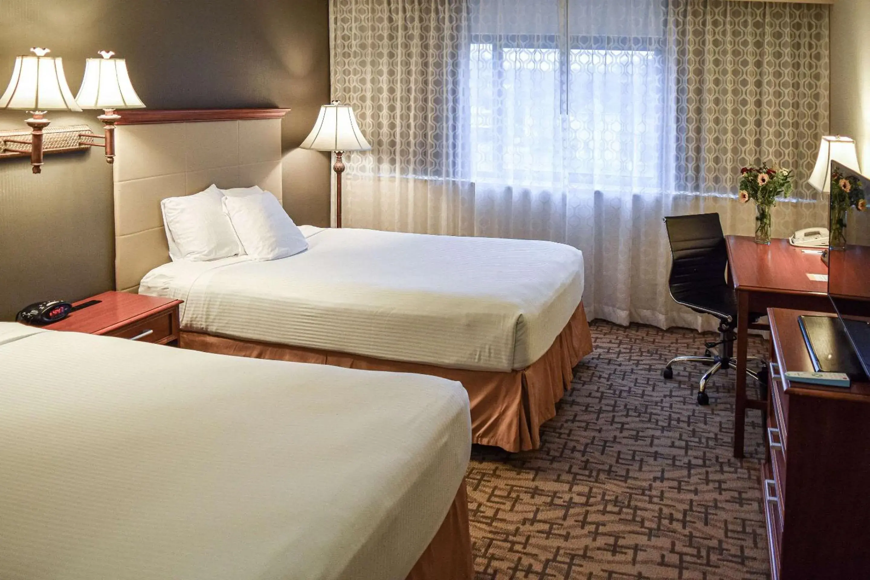 Double Room with Two Double Beds - Non-Smoking in Comfort Inn & Suites Downtown Tacoma Double Room with Two Double Beds - Non-Smoking in Comfort Inn & Suites Downtown Tacoma