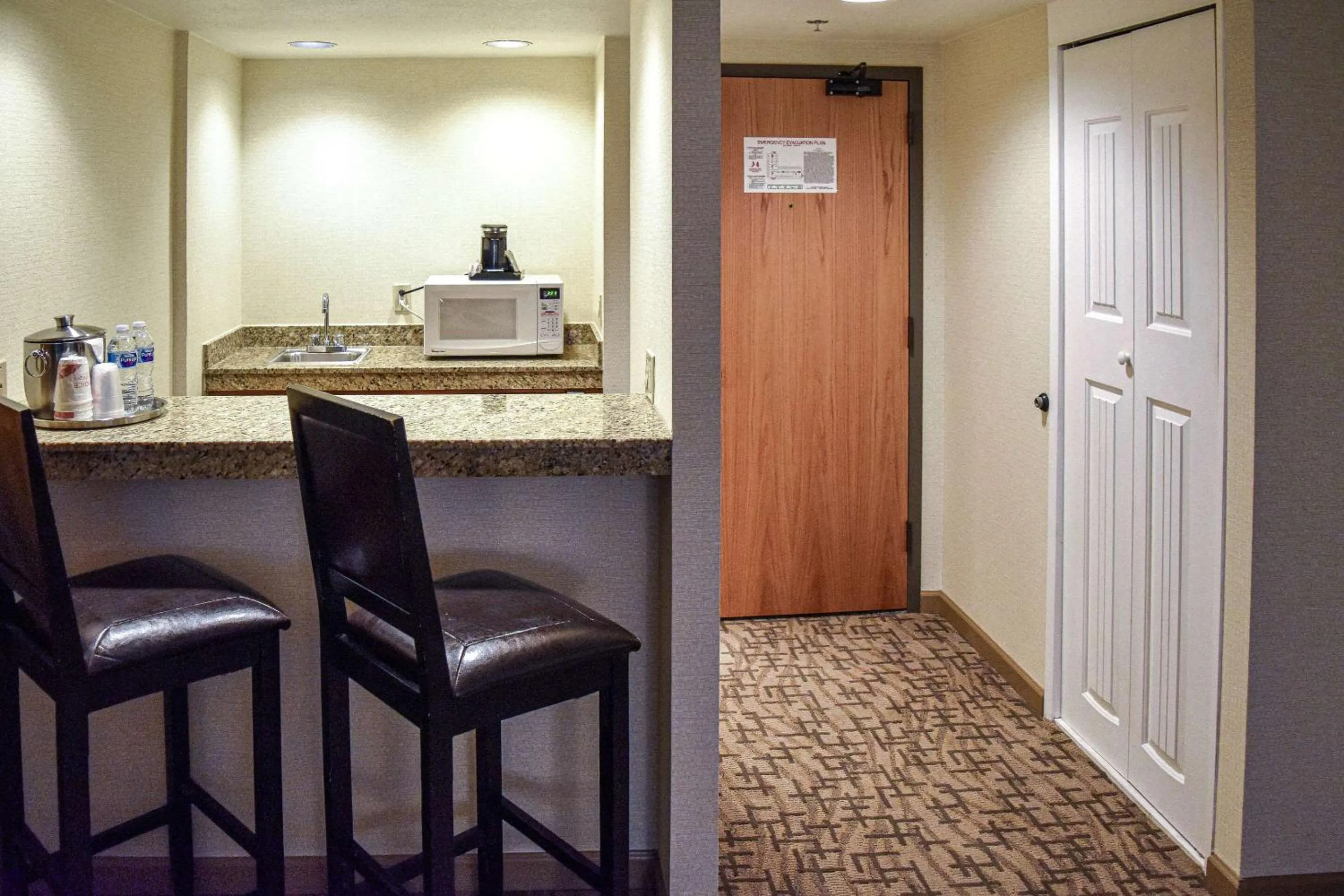 Bedroom in Comfort Inn & Suites Downtown Tacoma