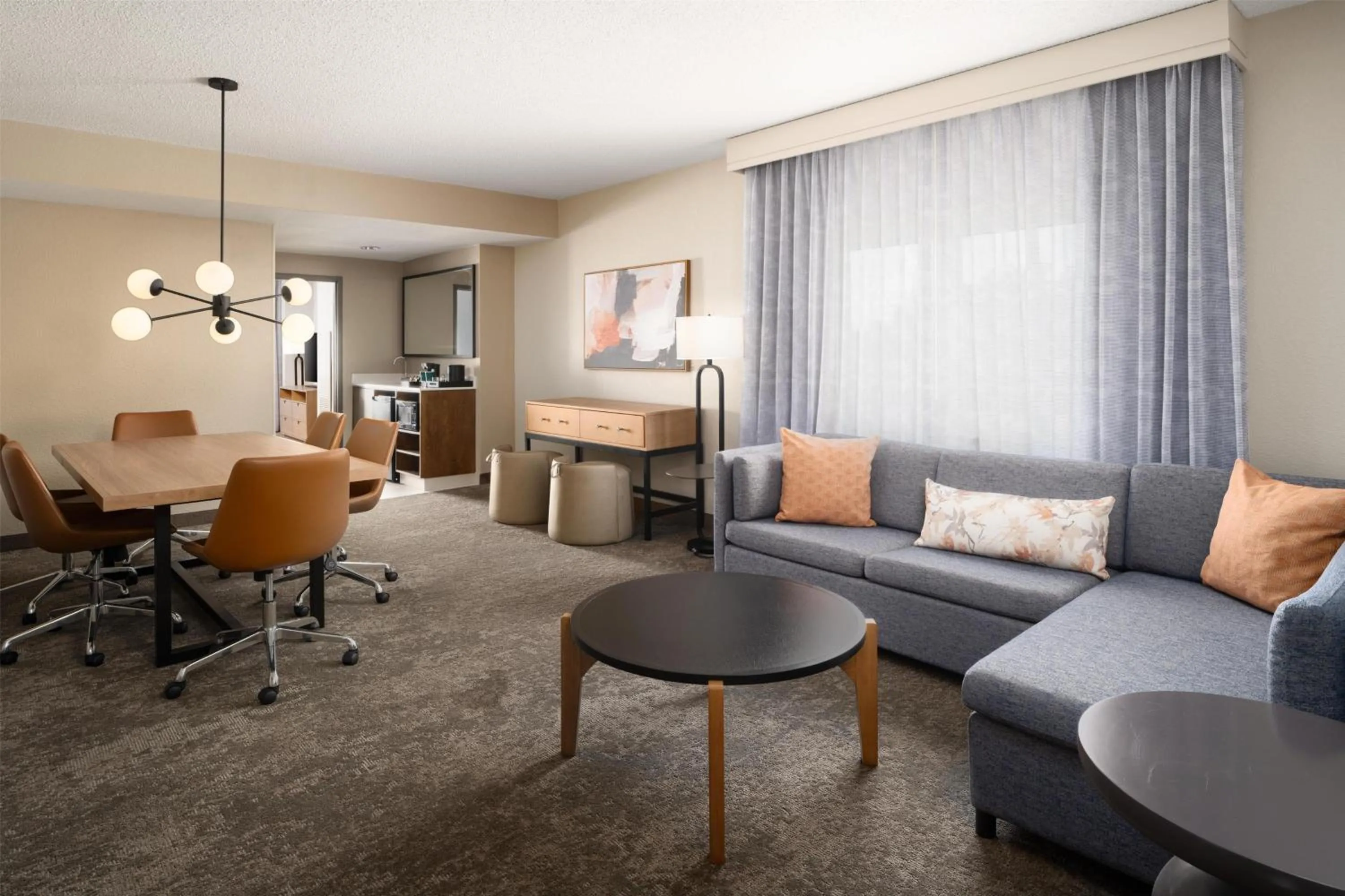 Living room in Embassy Suites North Charleston Airport Hotel Convention