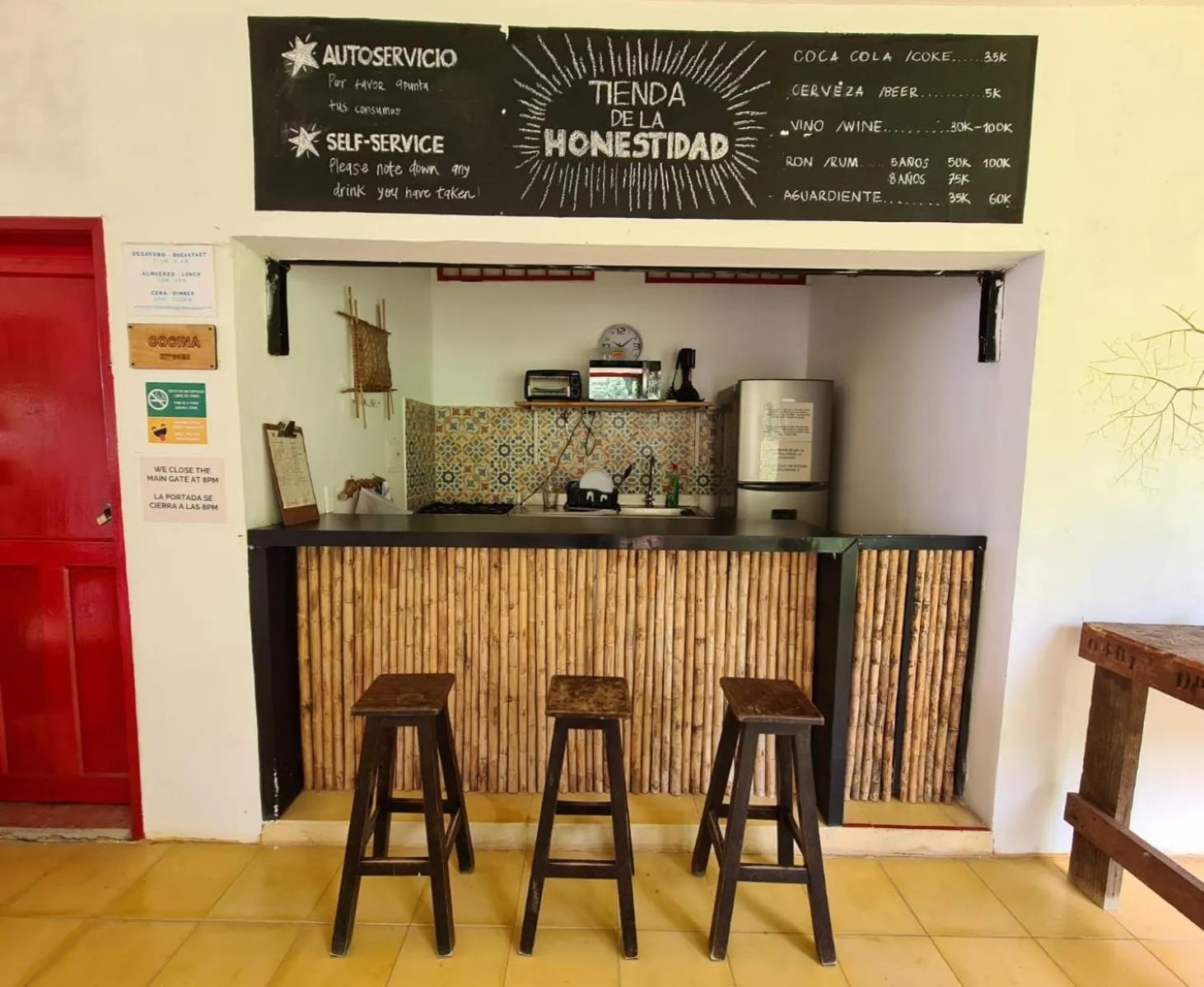 Communal kitchen in Lodge Paraíso Verde