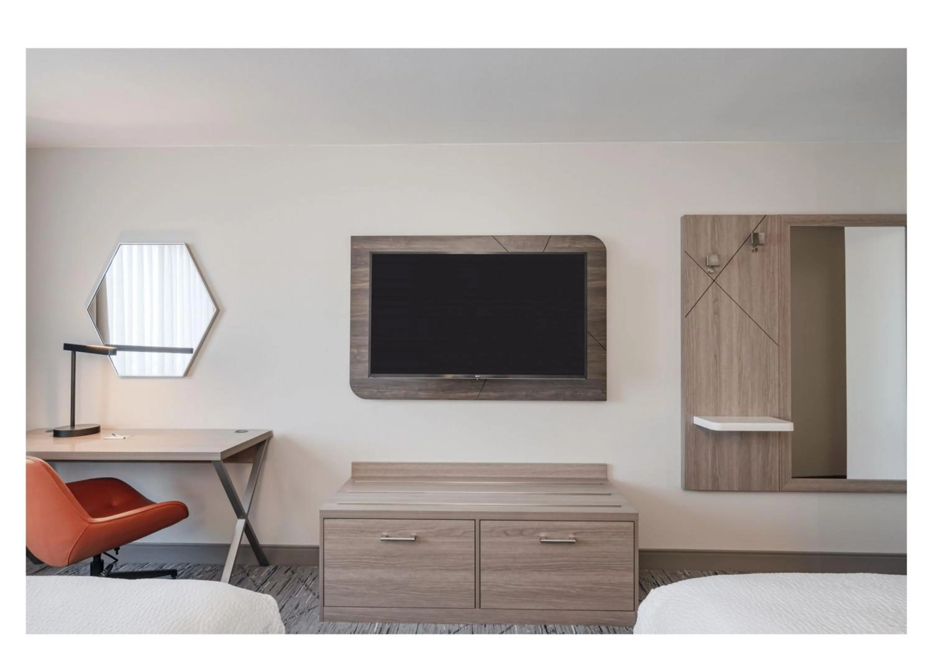 Photo of the whole room, Bed in Holiday Inn Express Federal Way - Seattle South by IHG