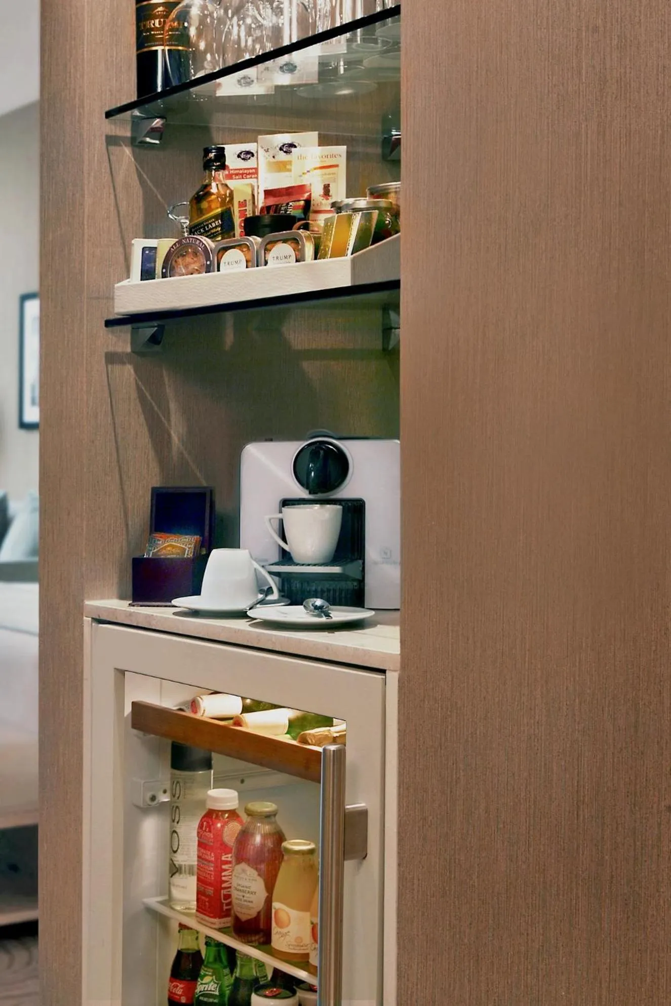 Coffee/tea facilities in Trump International Hotel & Tower Chicago