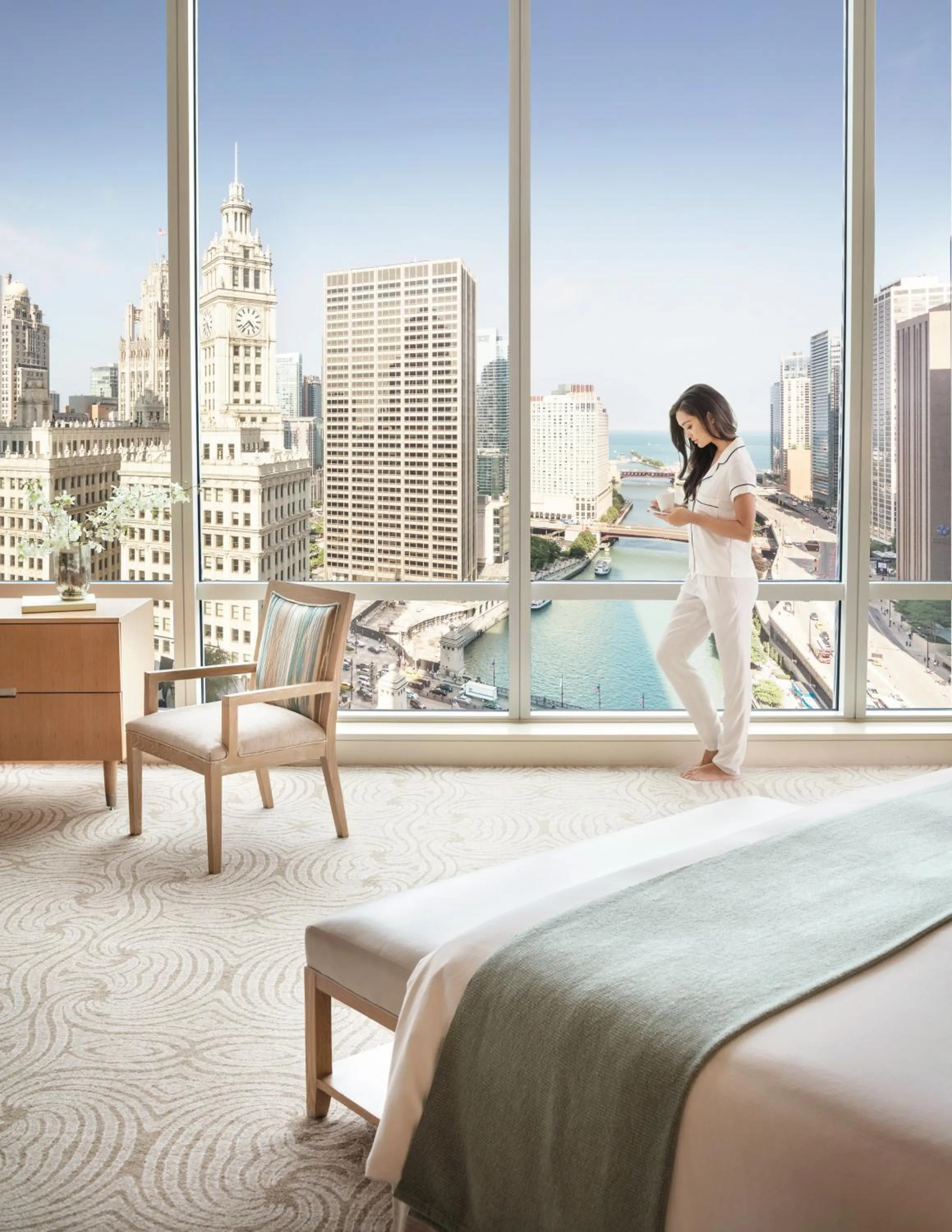 Lake view, Bed in Trump International Hotel & Tower Chicago