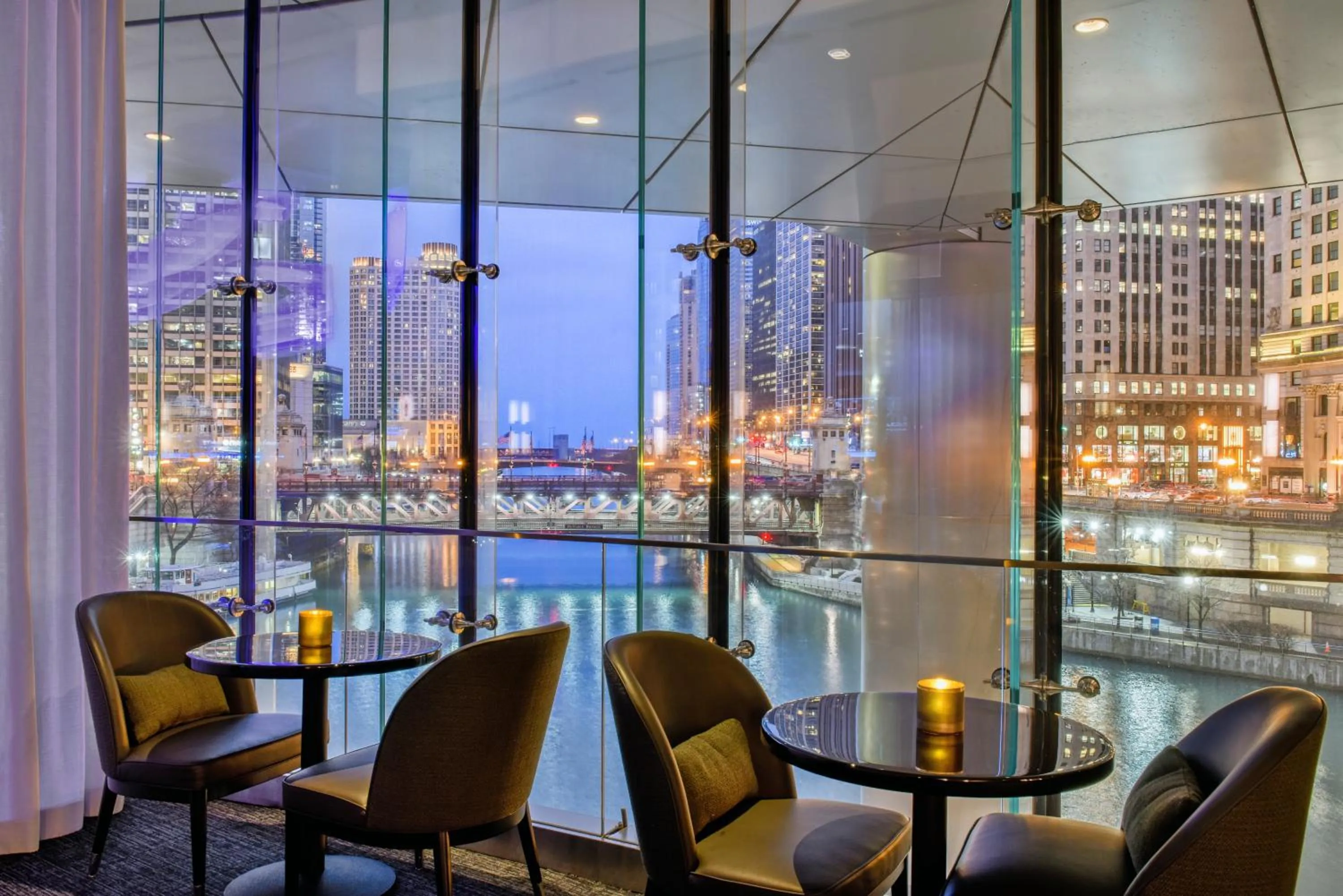Lounge or bar in Trump International Hotel & Tower Chicago