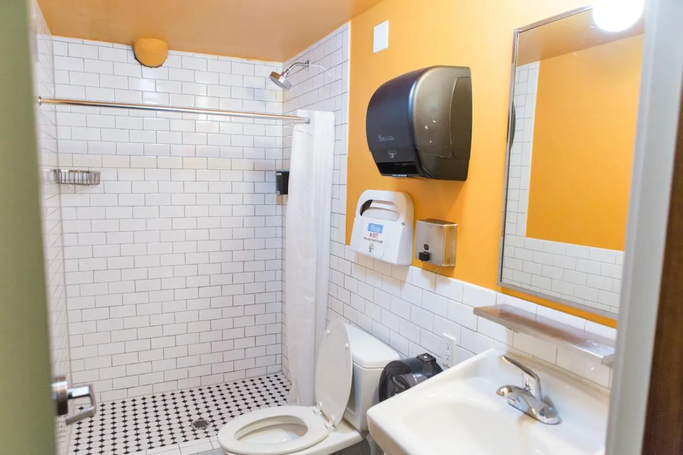 Bathroom in American Hotel Hostel