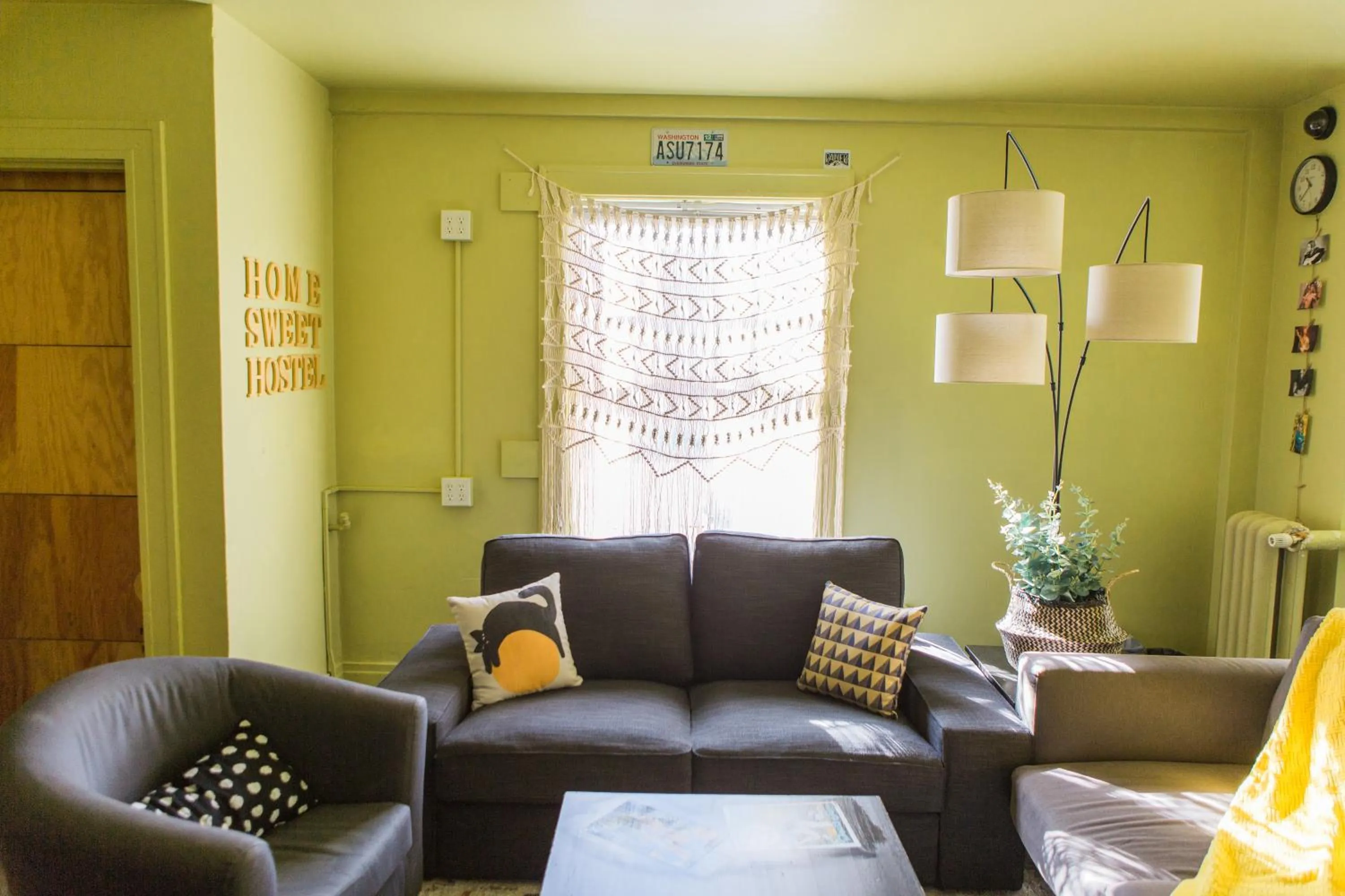 Communal lounge/ TV room in American Hotel Hostel