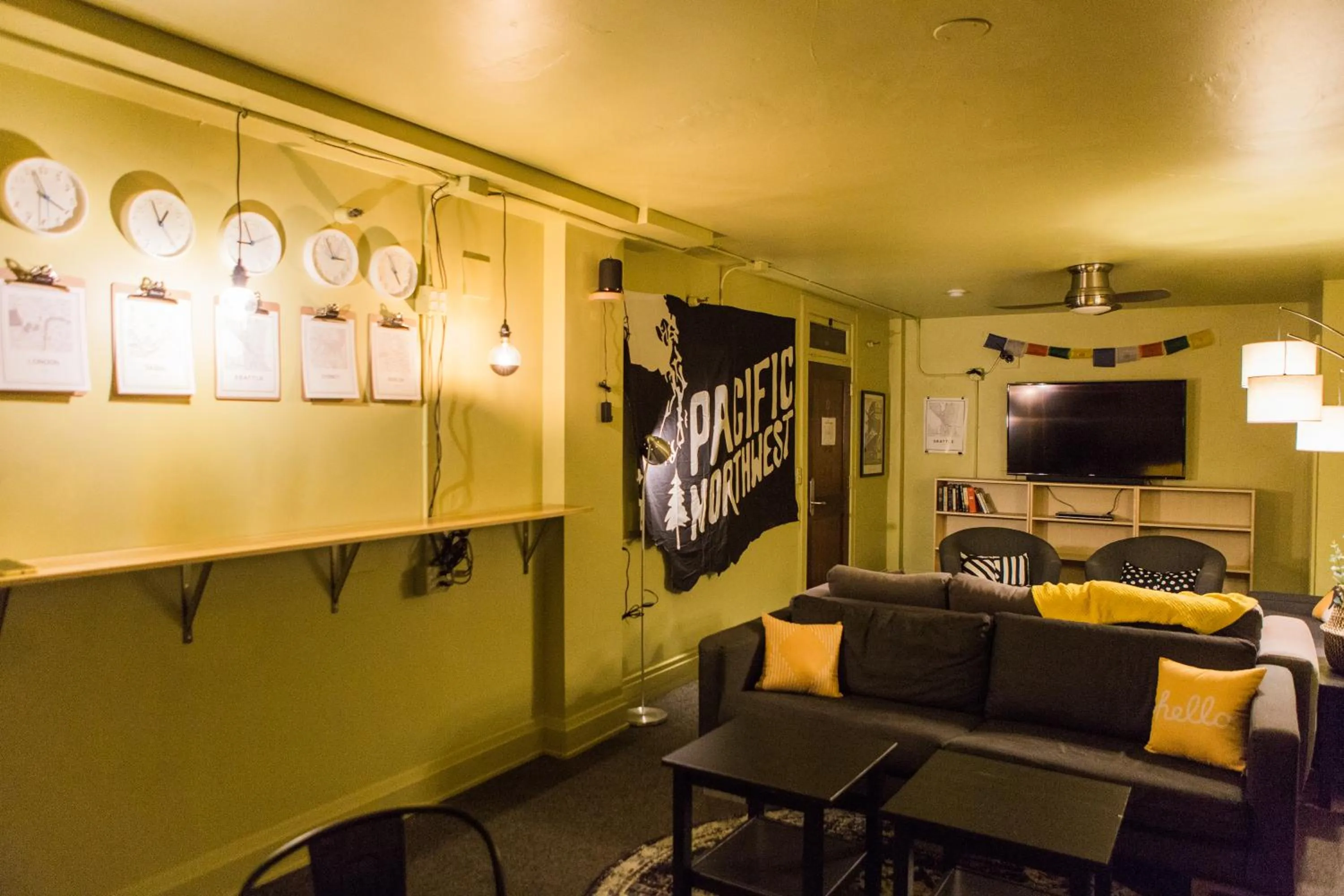 Communal lounge/ TV room in American Hotel Hostel