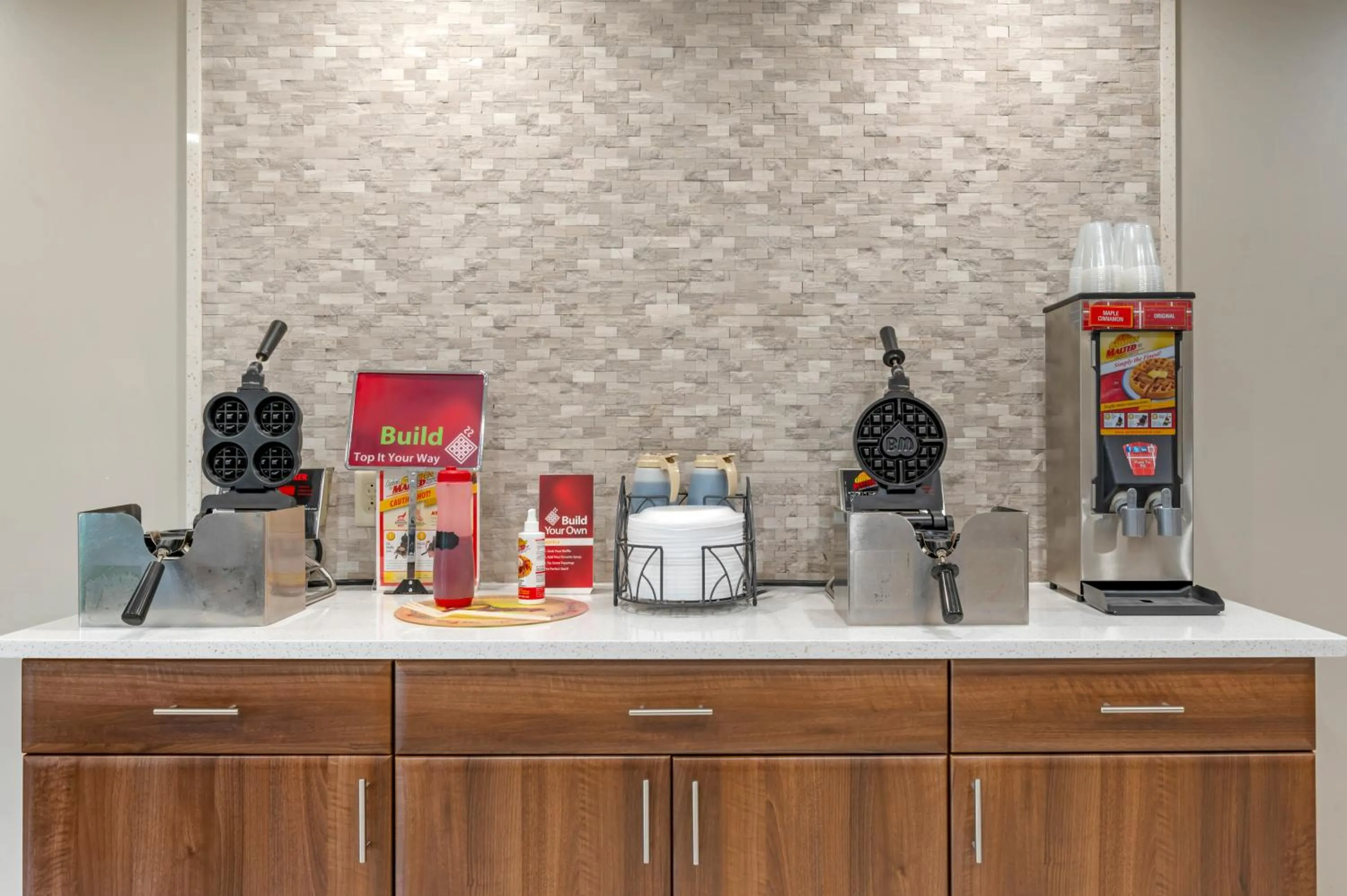 Breakfast in Best Western Plus Lafayette Hotel University Area