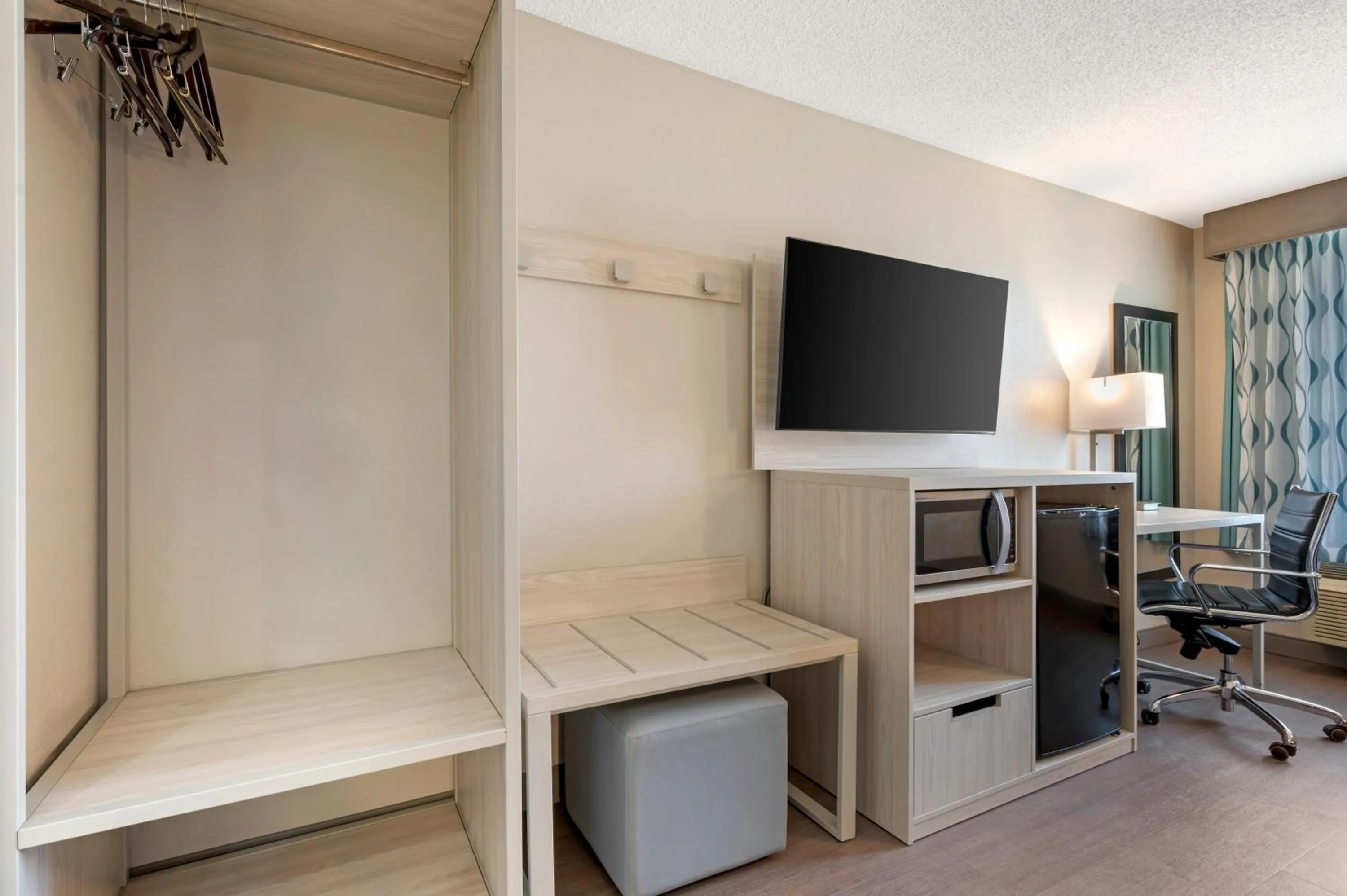 Photo of the whole room in Best Western Plus Lafayette Hotel University Area