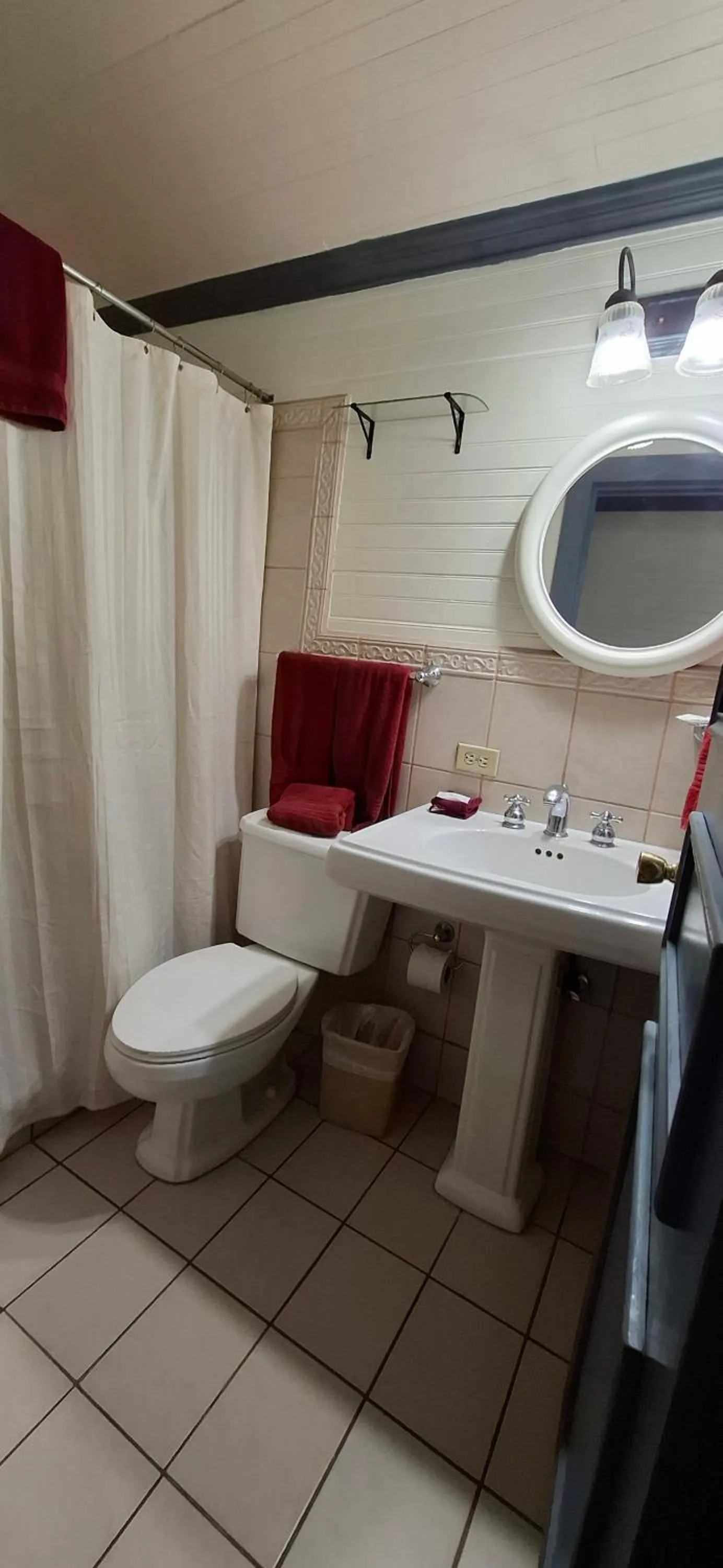 Bathroom in Hotel Santo Tomas / Historical Property