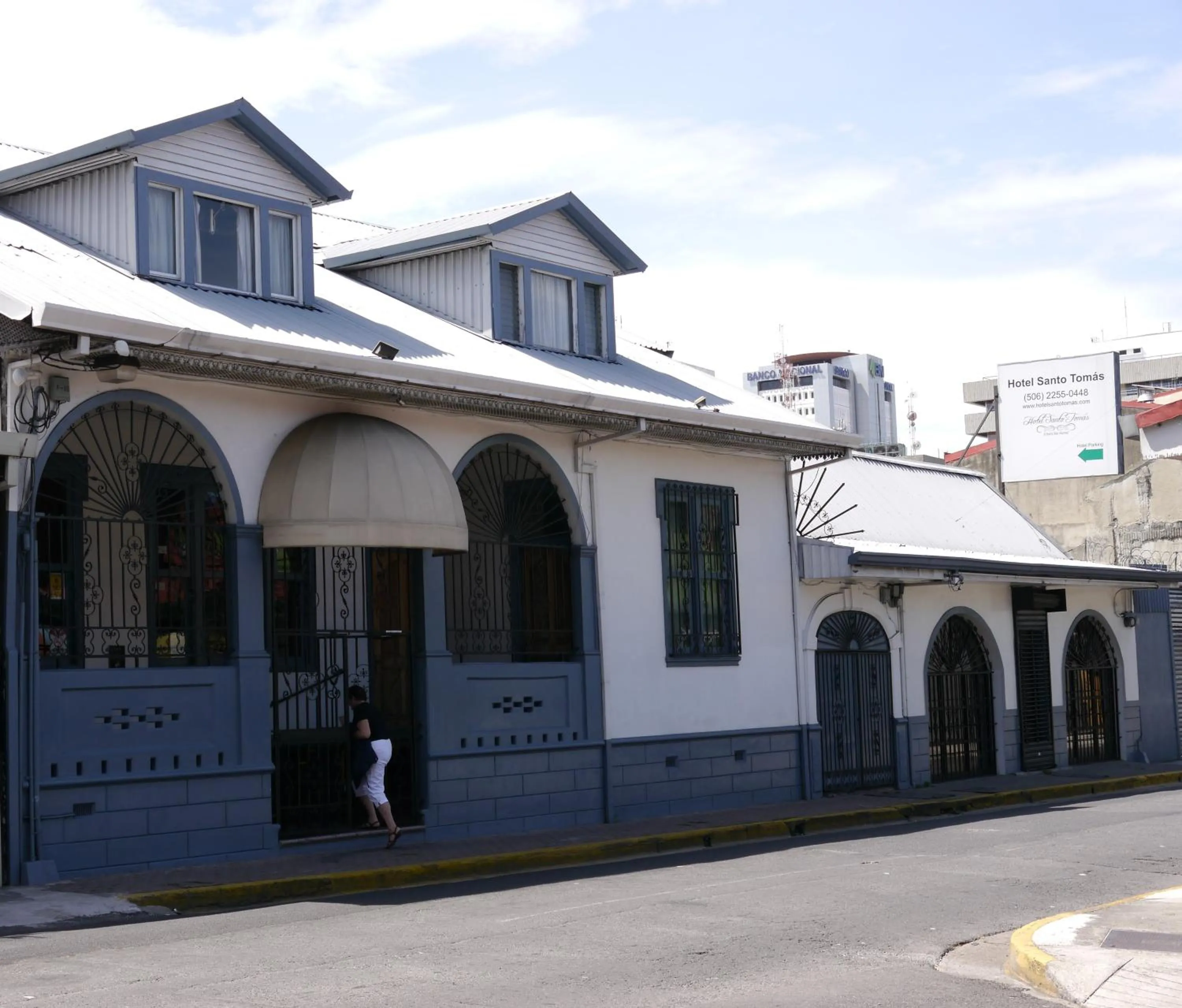 Property building in Hotel Santo Tomas / Historical Property