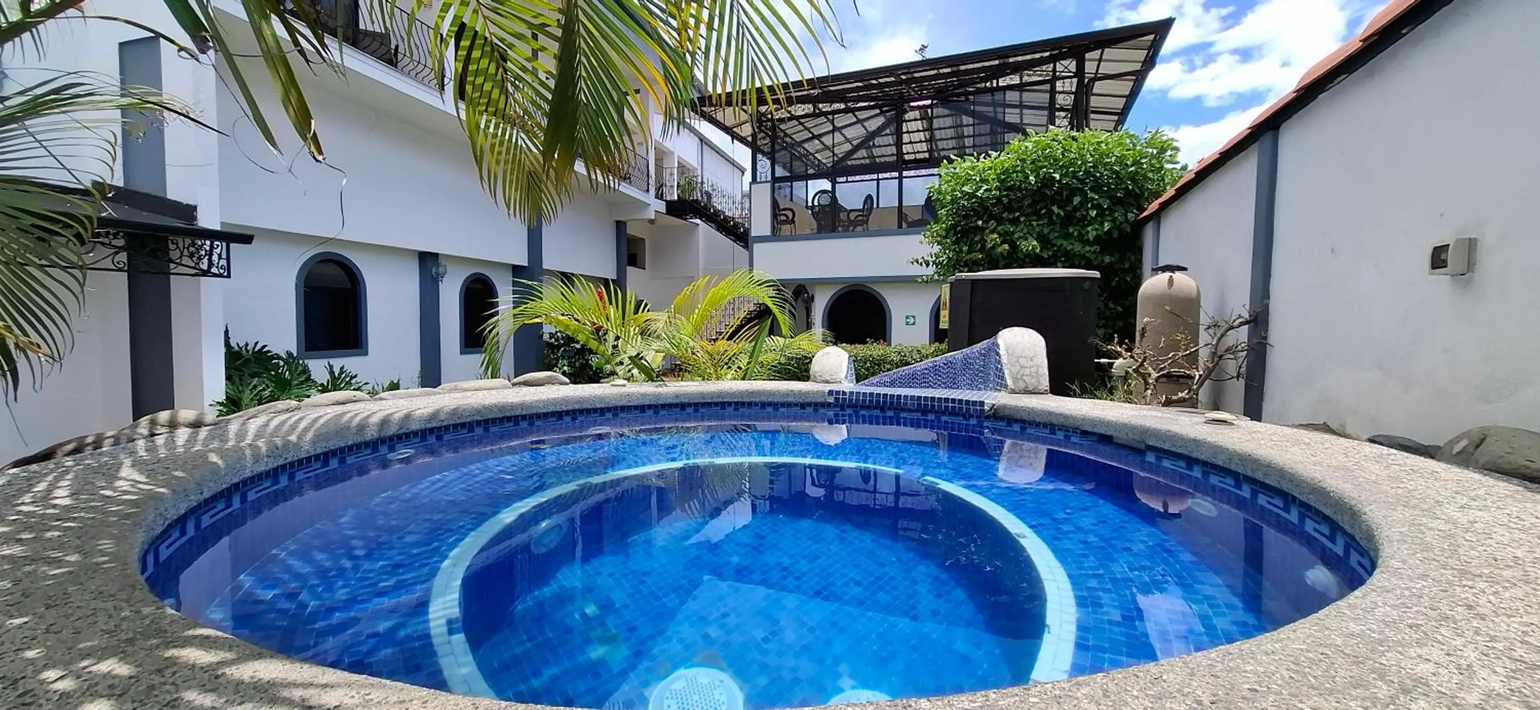 Swimming pool in Hotel Santo Tomas / Historical Property