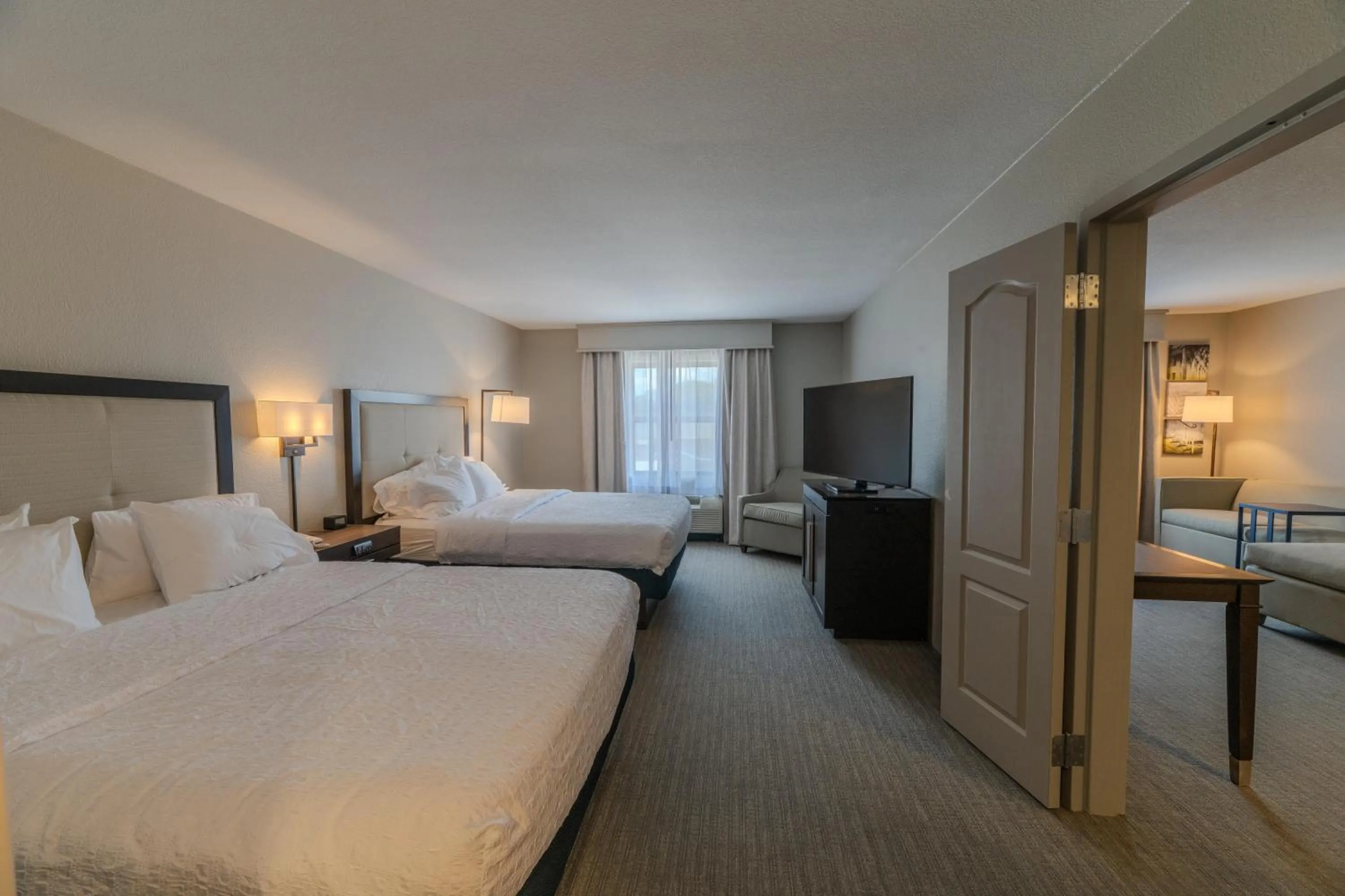 Bed in Hampton Inn & Suites-Florence Downtown