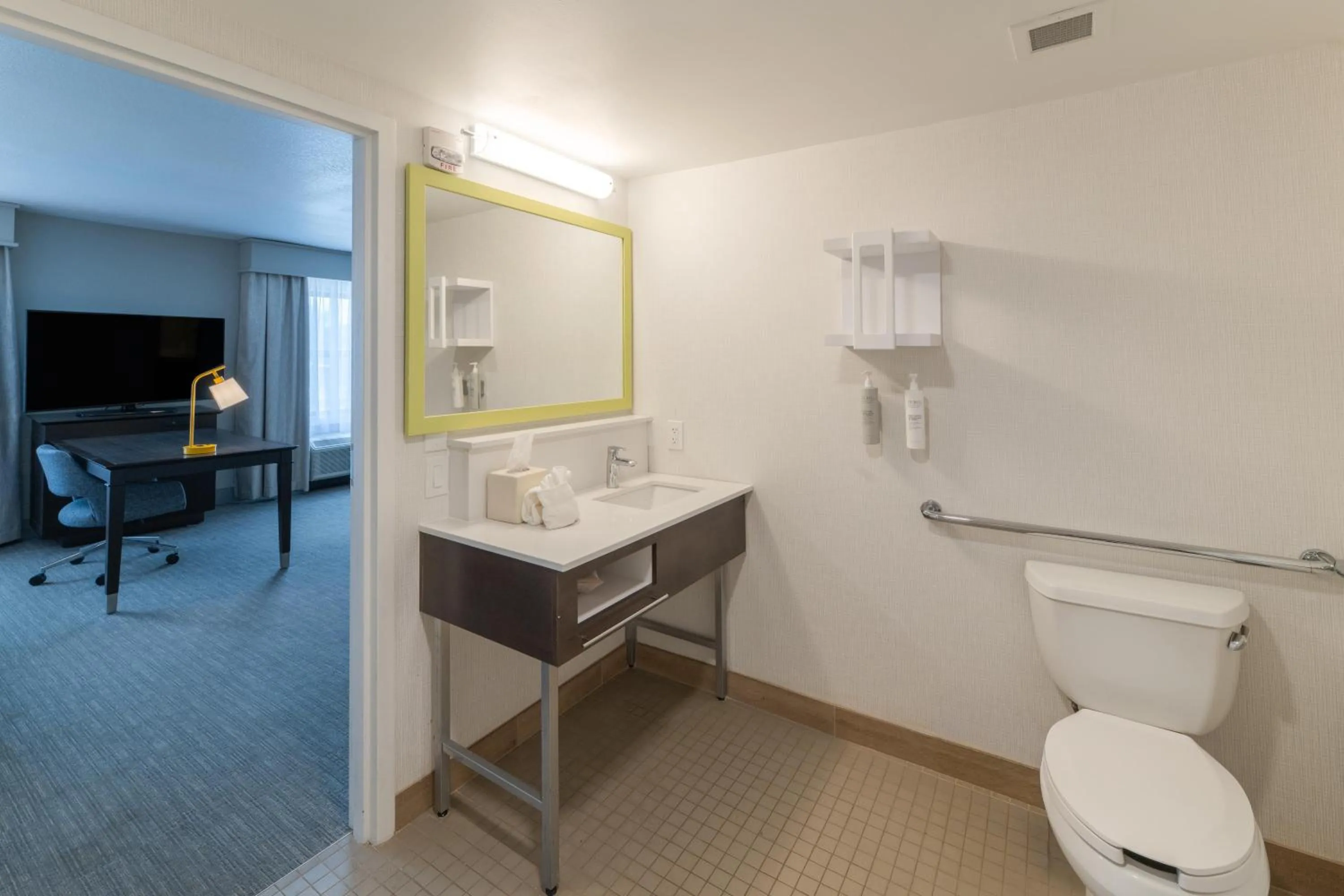 Bathroom in Hampton Inn & Suites-Florence Downtown