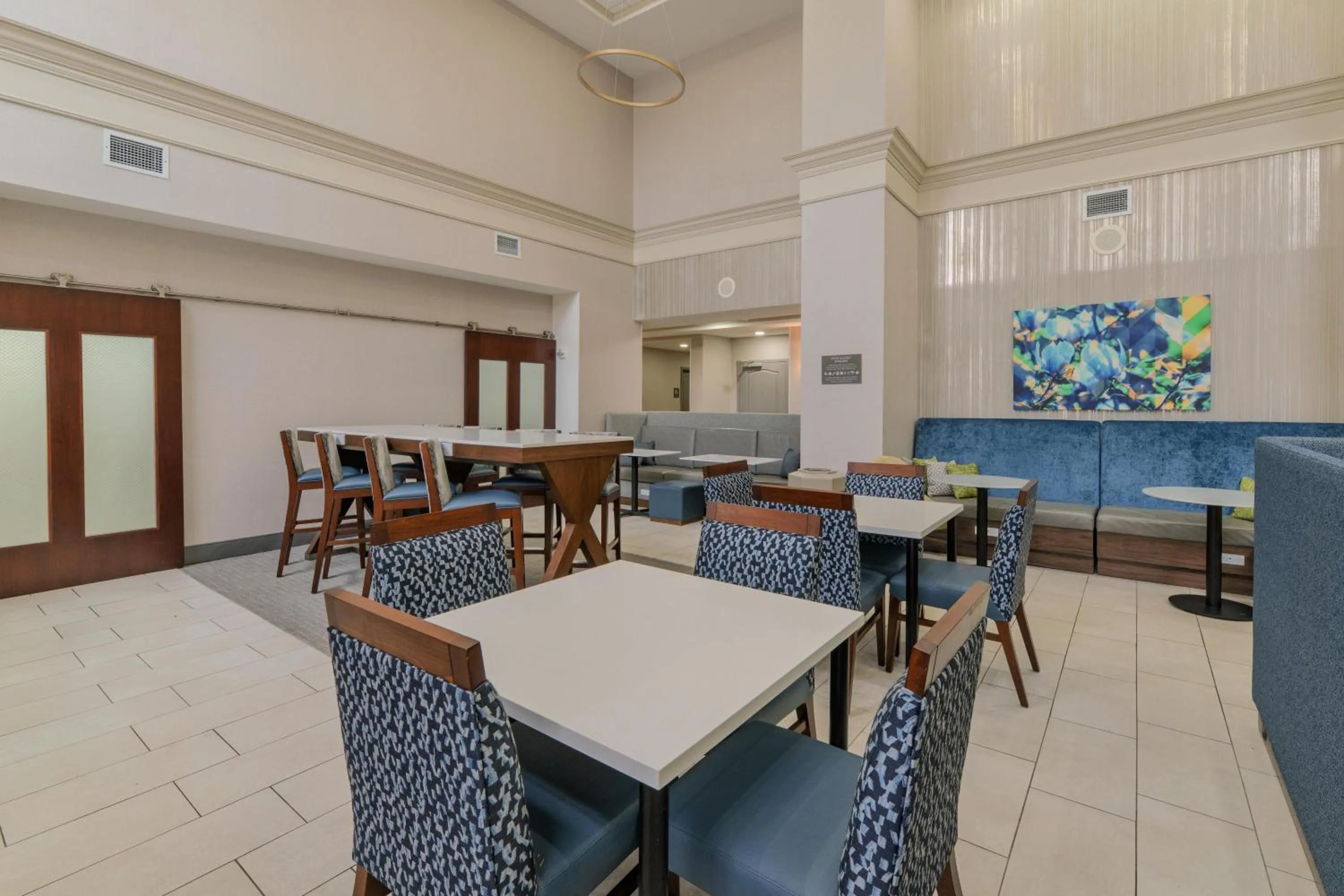 Breakfast in Hampton Inn & Suites-Florence Downtown