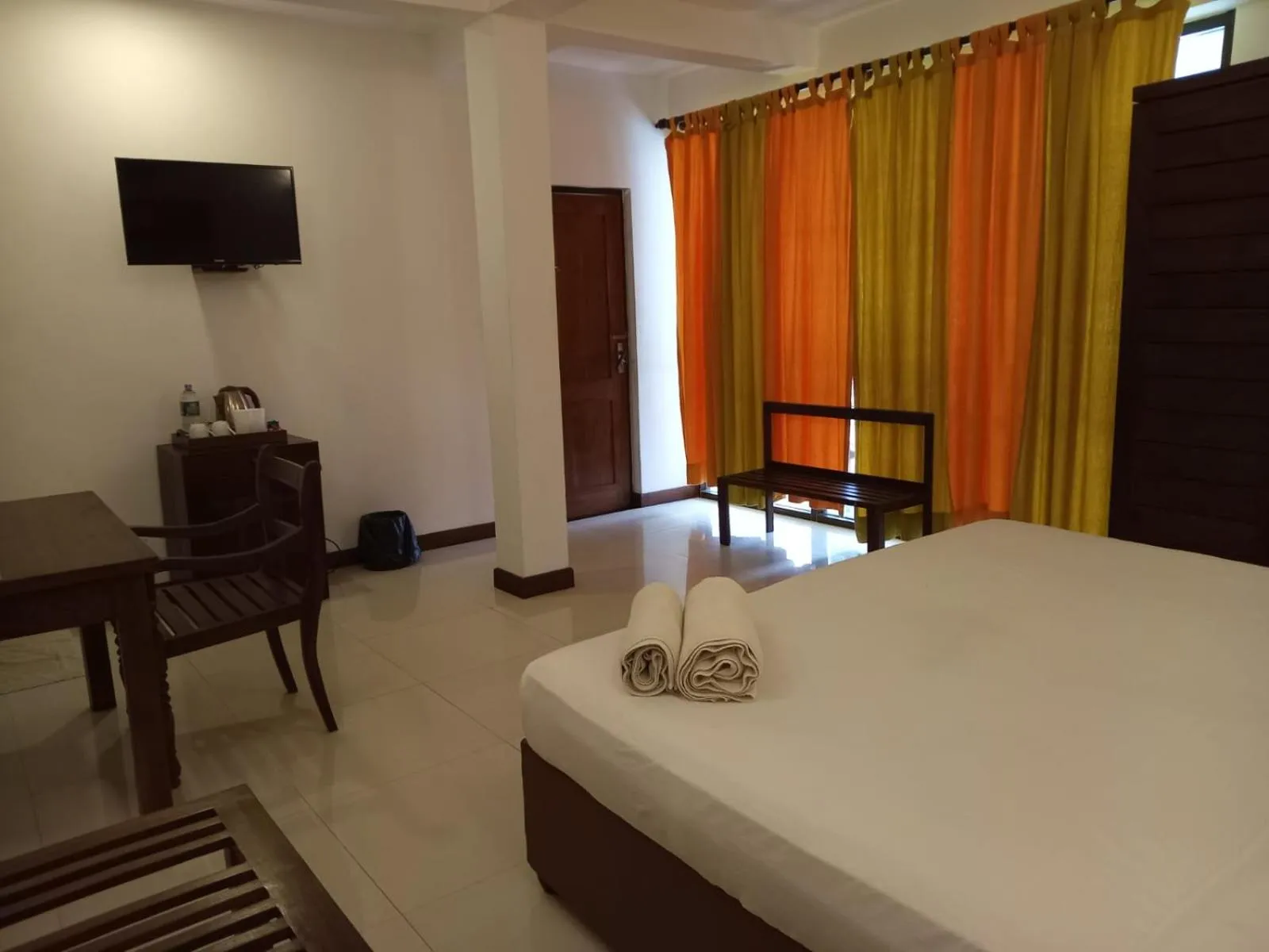 Communal lounge/ TV room, Bed in Hikka Sands & SPA