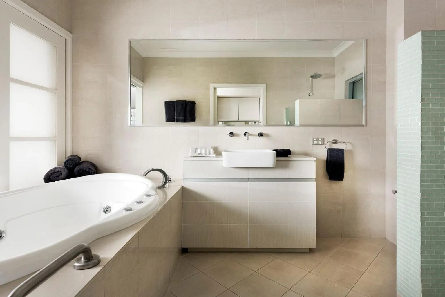 Bath in Mangrove Hotel