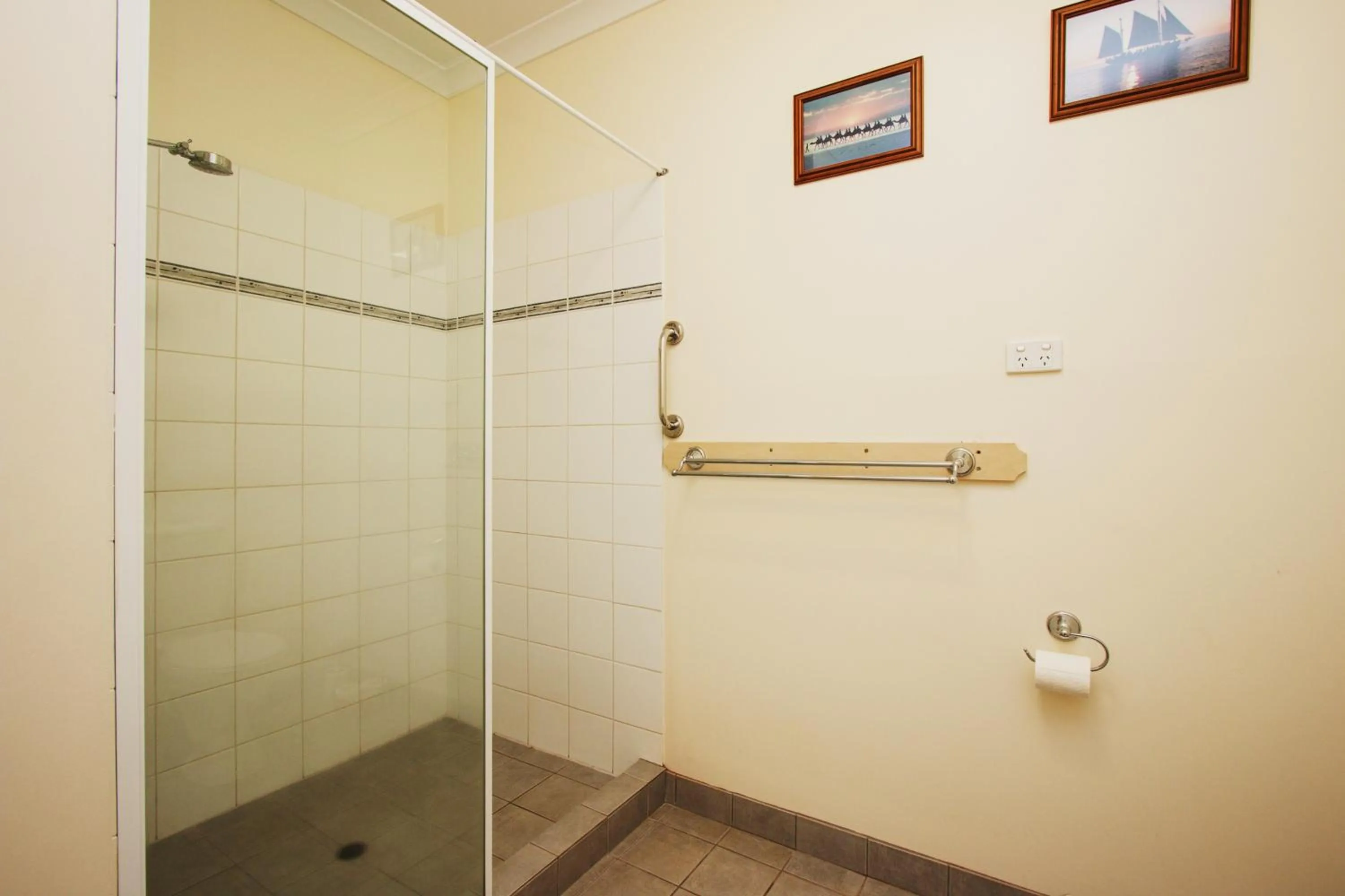 Bathroom in Reflections Broome